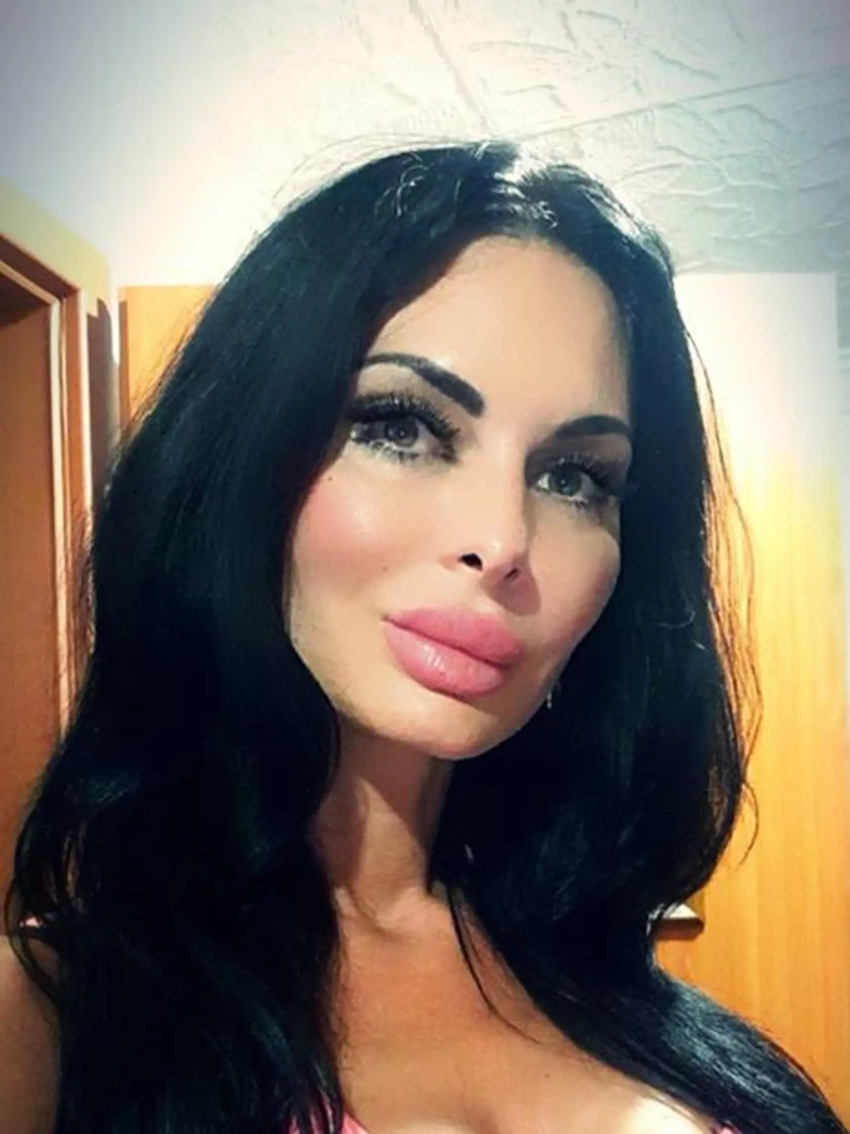 Mirka rada poriadne špúli pery.