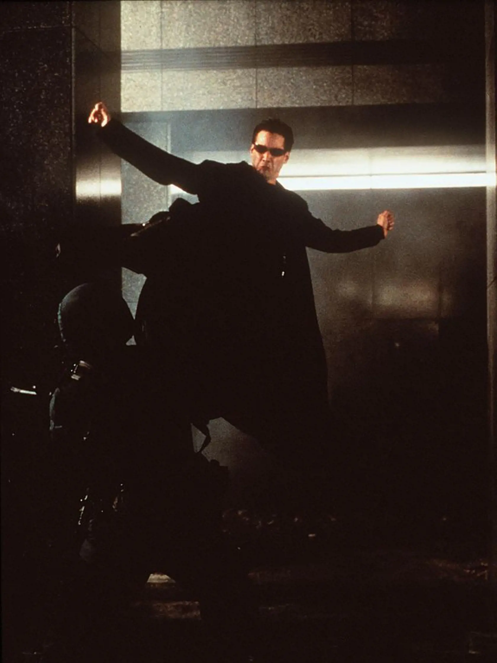 374770 03: 1999 Keanu Reeves stars in "The Matrix." 1999 Warner Bros. and Village Roadshow Film.
