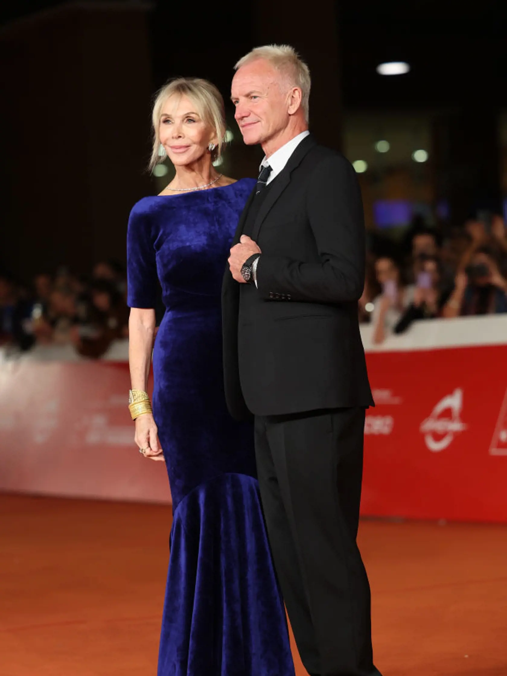 Sting a jeho manželka Trudie Styler vyzerali ako šťastný pár, keď sa v pondelok zúčastnili na premiére filmu Posso Entrare? An Ode To Naples (Óda na Neapol) počas 18. ročníka Rímskeho filmového festivalu.