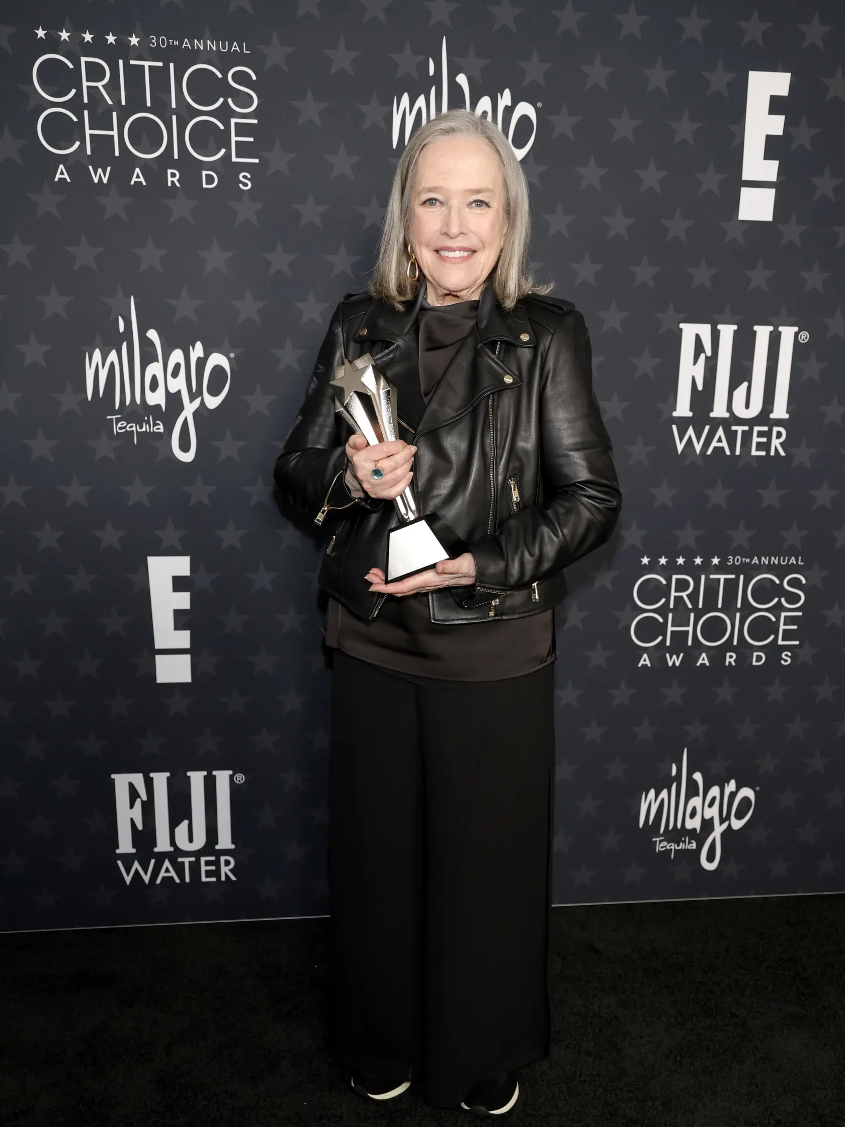 Kathy Bates stavila na koženú bundu.