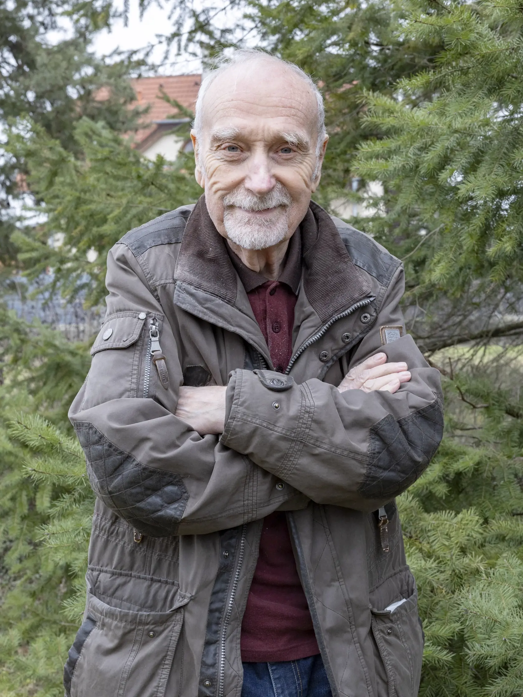 Obľúbený herec Ivan Letko sa po 25 rokoch chystá opustiť dom v Alžbetinom dvore a presťahovať sa do ústavu pre seniorov.