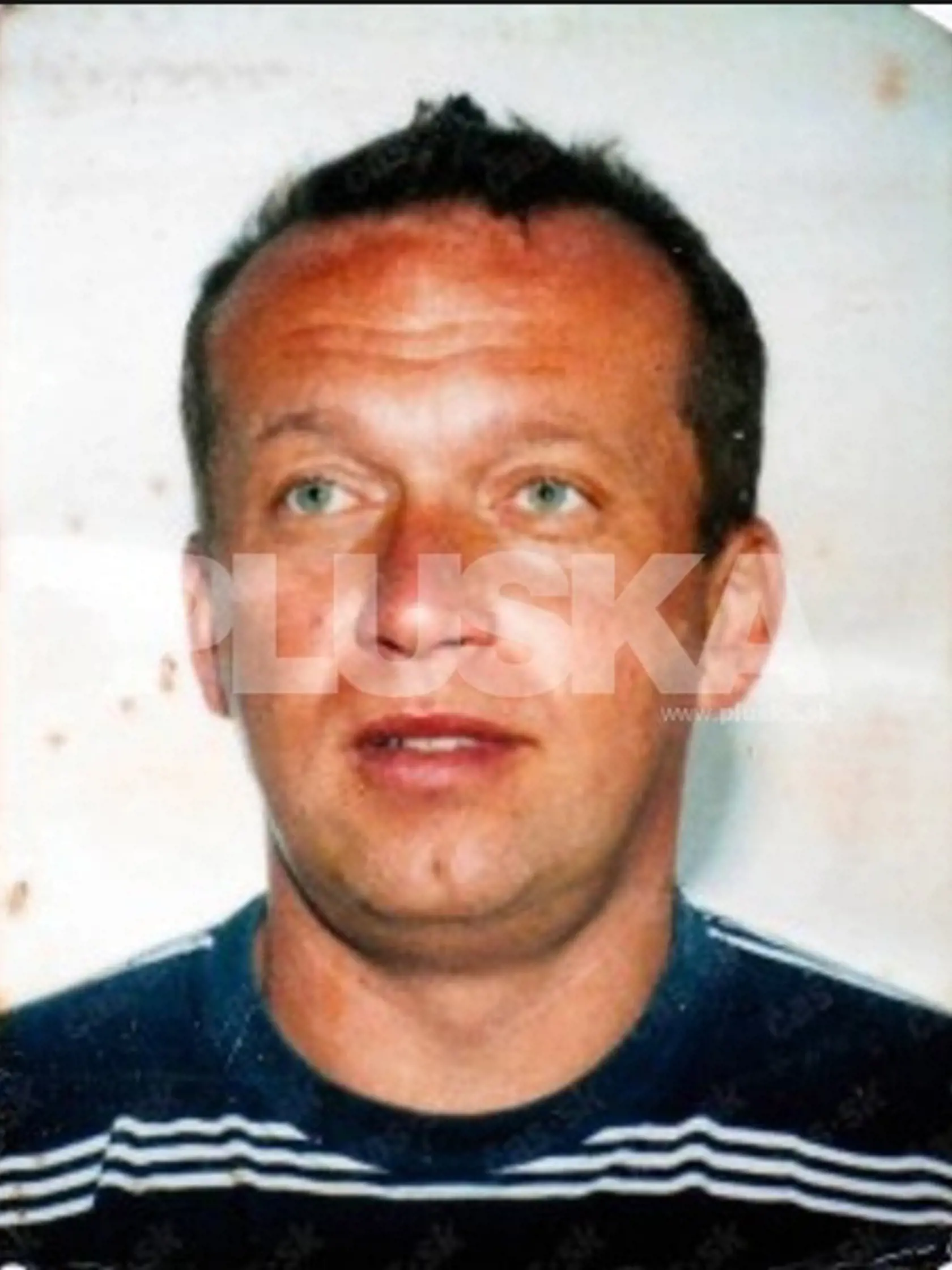 Bratislavčan Roman Deák († 34) obchodoval s ojazdenými autami, hracími automatmi, nealkoholickými nápojmi, realitami, reklamou. Vo viacerých firmách bol spolu s dnes už tiež nebohými mužmi slovenského podsvetia – bratmi Diničovcami či Petrom Steinhübelom. Preto jeho meno médiá spájali s podsvetím. V niektorých firmách bol aj so známym podnikateľom Borisom Kollárom. Podnikateľ mal romániky s Katarínou Hasporovou, Zorou Czoboroovu a aj so Zuzanou Belohorcovou, ktorá mala byť v deň vraždy s ním.