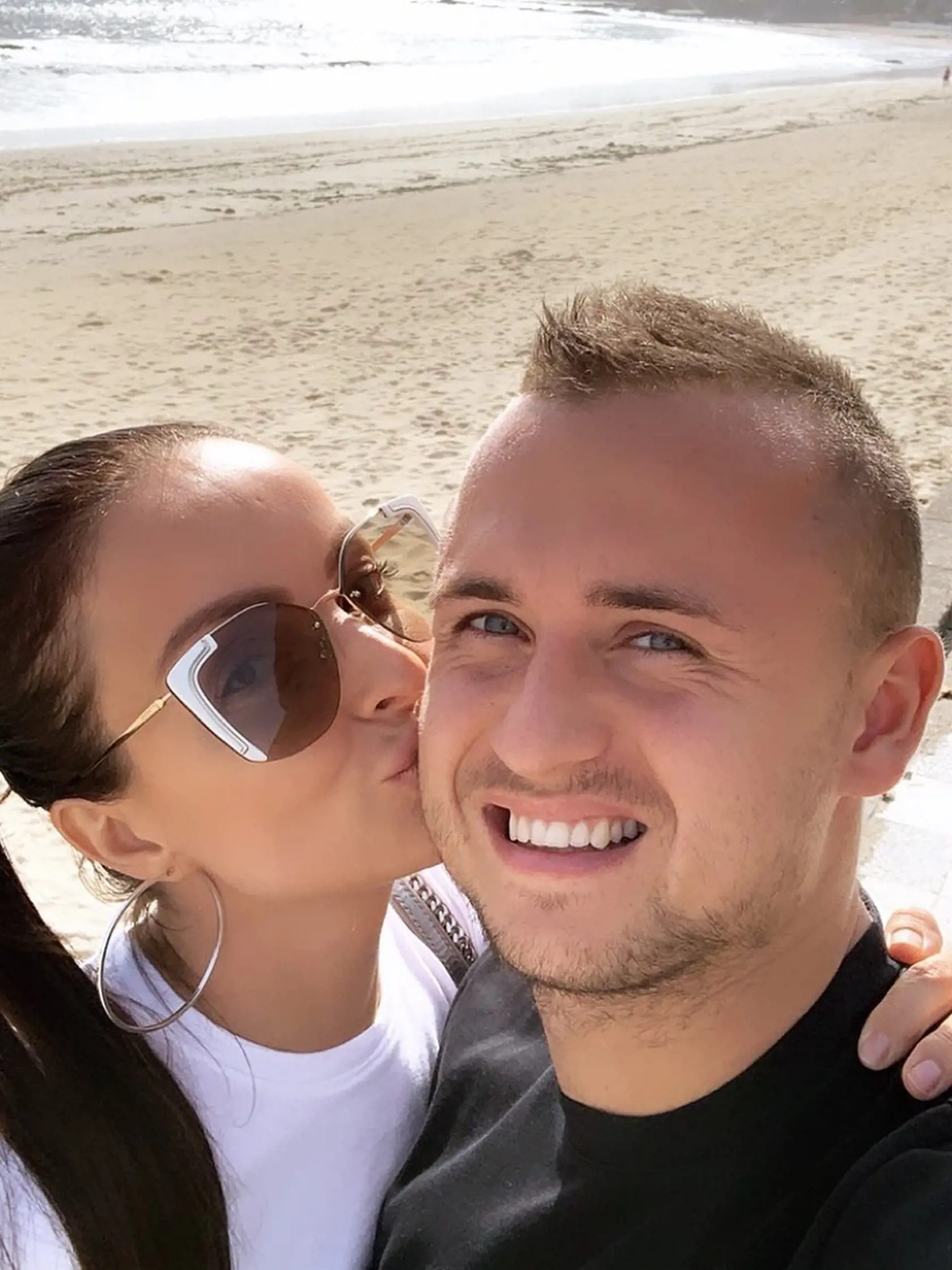 Stanislav sa s Danielou rozišiel v Neapole, kde vôbec nebývali v luxuse. Z rozchodu bola v šoku aj samotná speváčka. Vraj to malo byť kvôli tomu, že po pôrode pár kíl pribrala, čo je diskutabilné, keďže aj pár dní po narodení Lindy vyzerala perfektne. Potom sa chvíľu diskutovalo, že v tom bola iná žena.