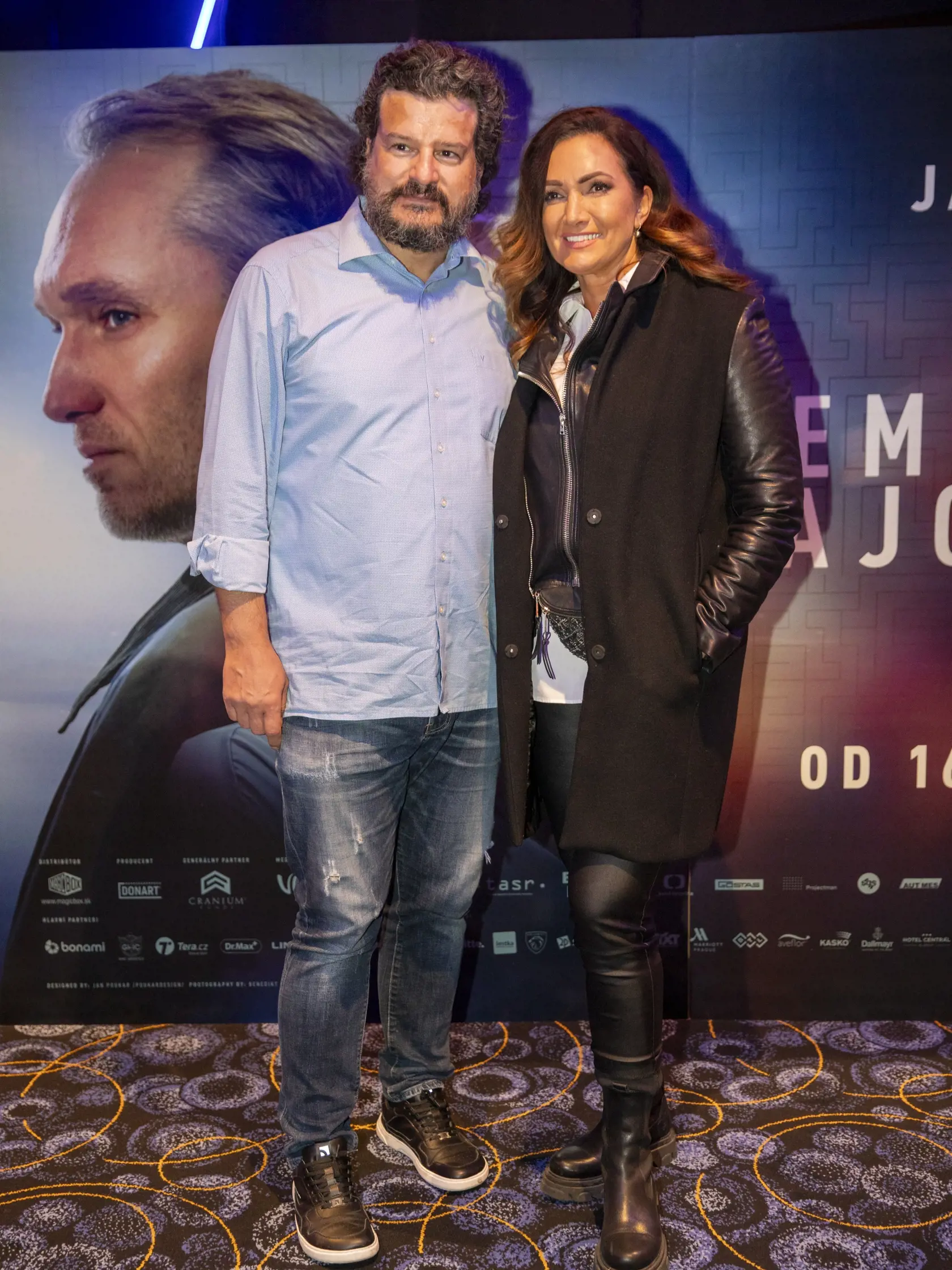 Na snímke je  premiéra filmu  ,, Nemé tajomstvá “. moderátorka Karin Majtánová s priateľom.