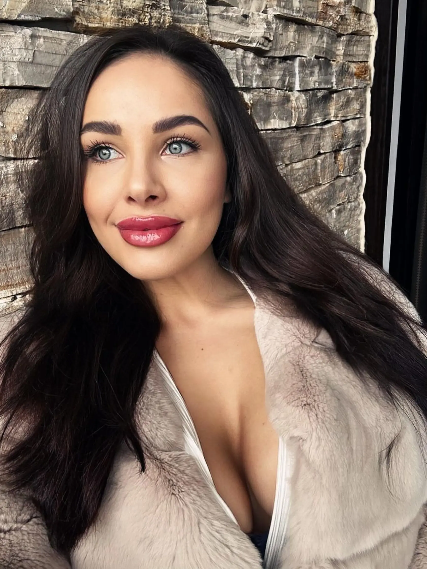 Vanessa Hrubovčáková má s Borisom Kollárom synčeka. Zároveň je sesternicou ženy, ktorá pri nehode prišla o dcérku Sofiu.