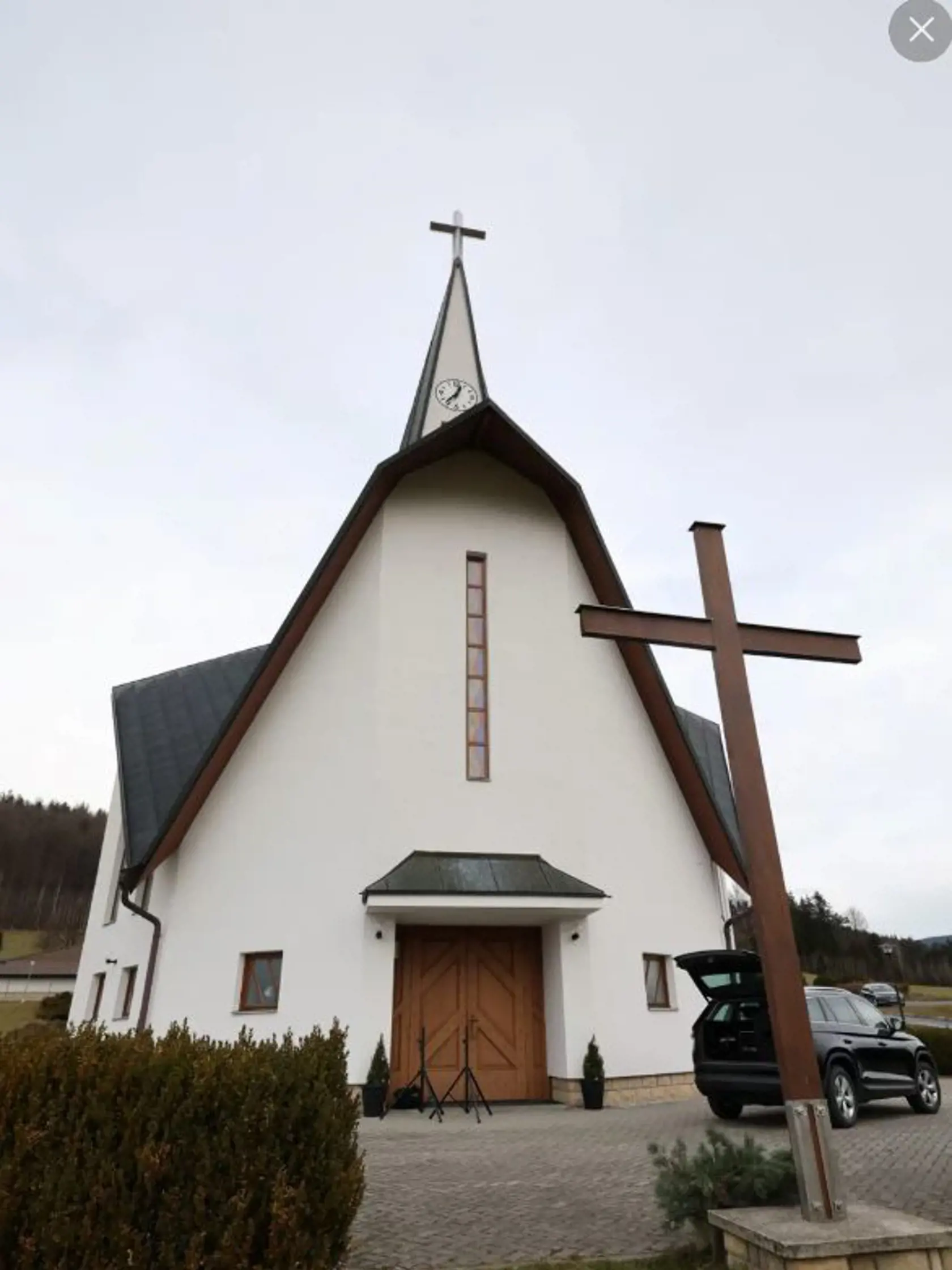 Kostol v Prostrednej Bečve, kde sa koná posledná rozlúčka s Helenou Zeťovou.