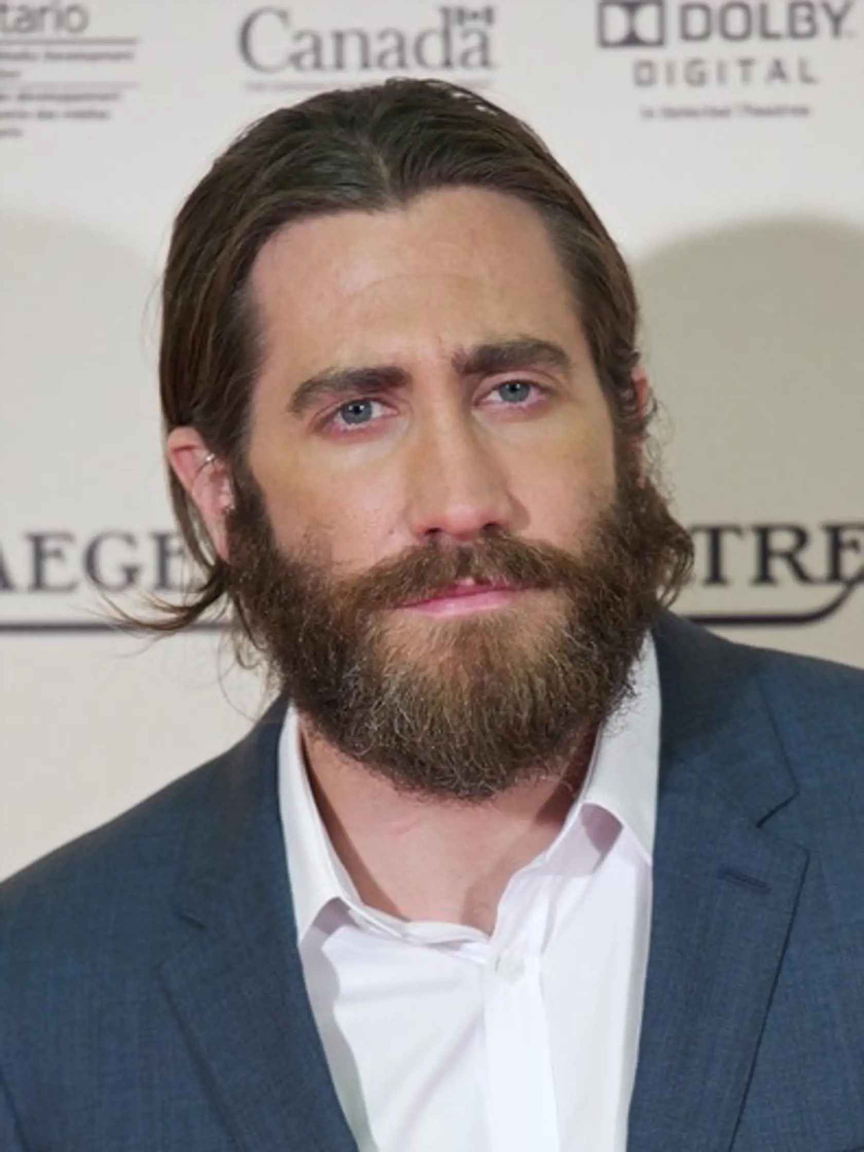 Herec Jake Gyllenhaal tvrdí, že pri natáčaní filmu Dobré dievča z roku 2002 s Jennifer Aniston šialene trpel.