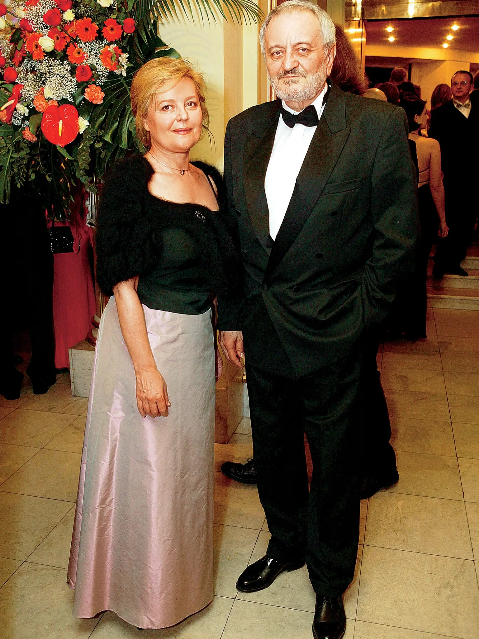 Magda Vášáryová, veľvyslankyňa, s manželom Milan Lasica, na plese v opere 2005
foto: Orange Slovensko
uverejnené: Šarm 04/05
pôvodný súbor:lasica vasaryova.eps