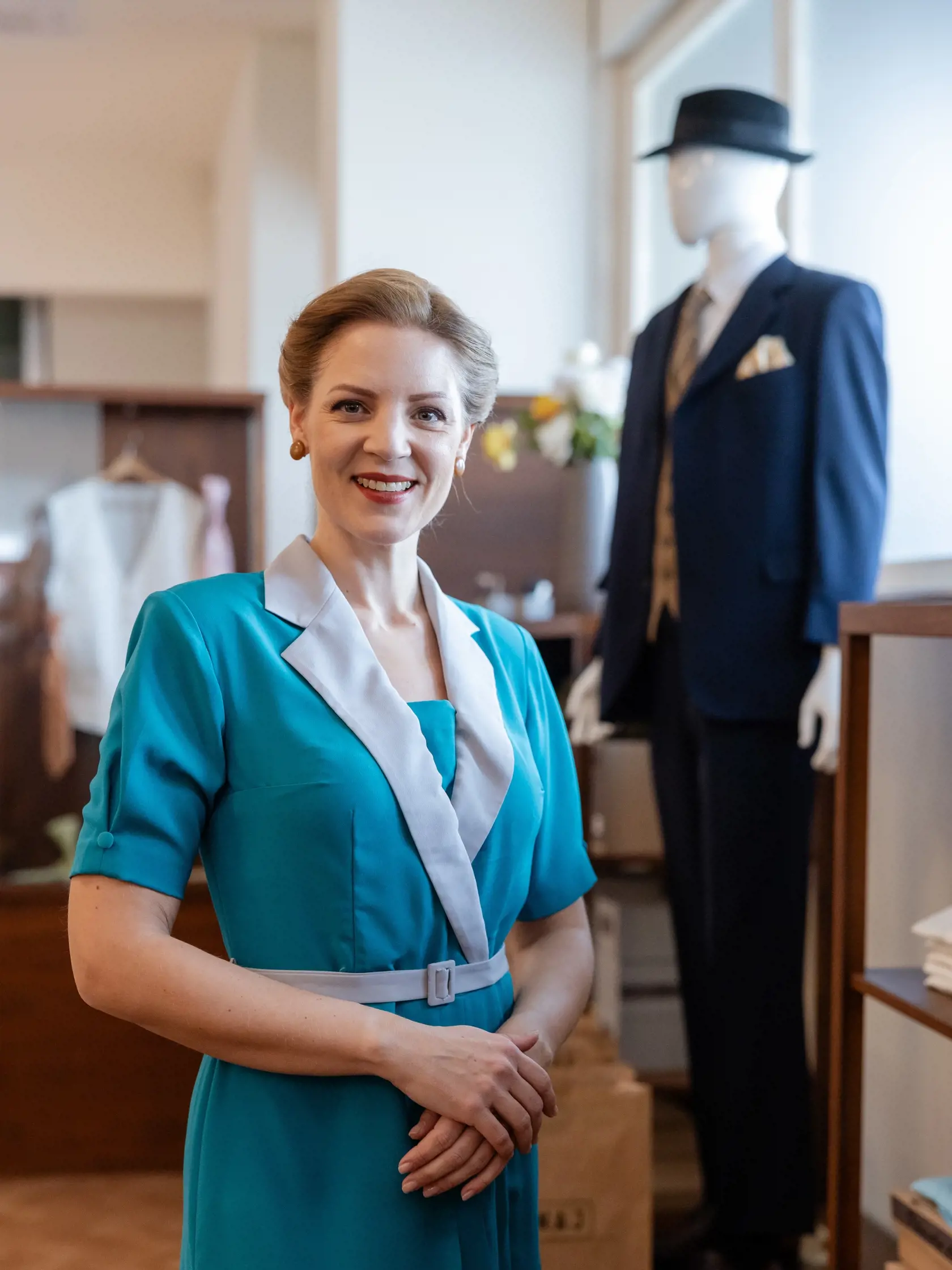 Barbora Chlebcová ako protivná Tereza Lapšanská v seriáli Dunaj, k vašim službám.