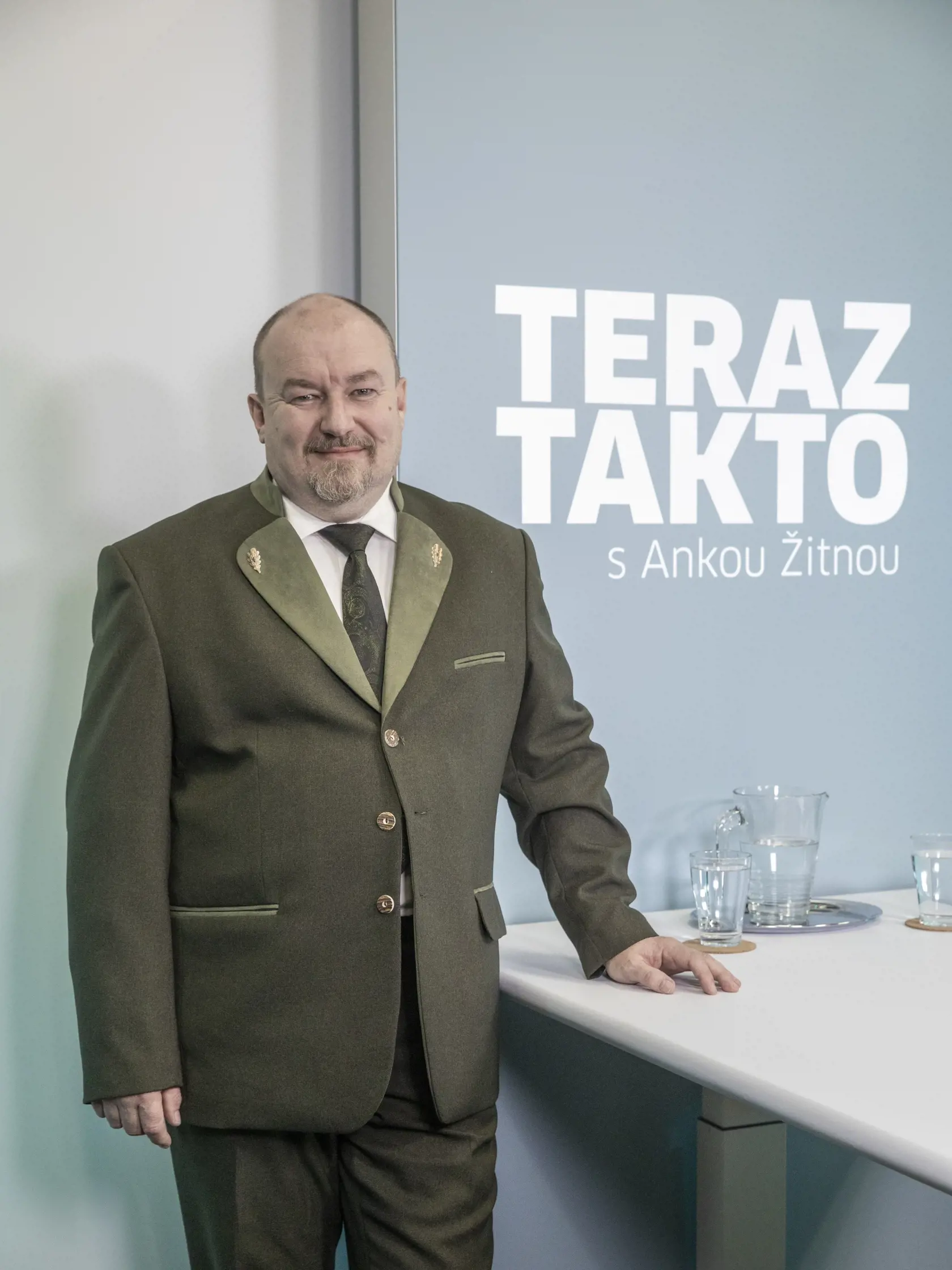 Na snímke je diskusná relácia “Teraz Takto” ktorej hosťom bol poslanec z kandidátky SNS Rudolf Huliak.