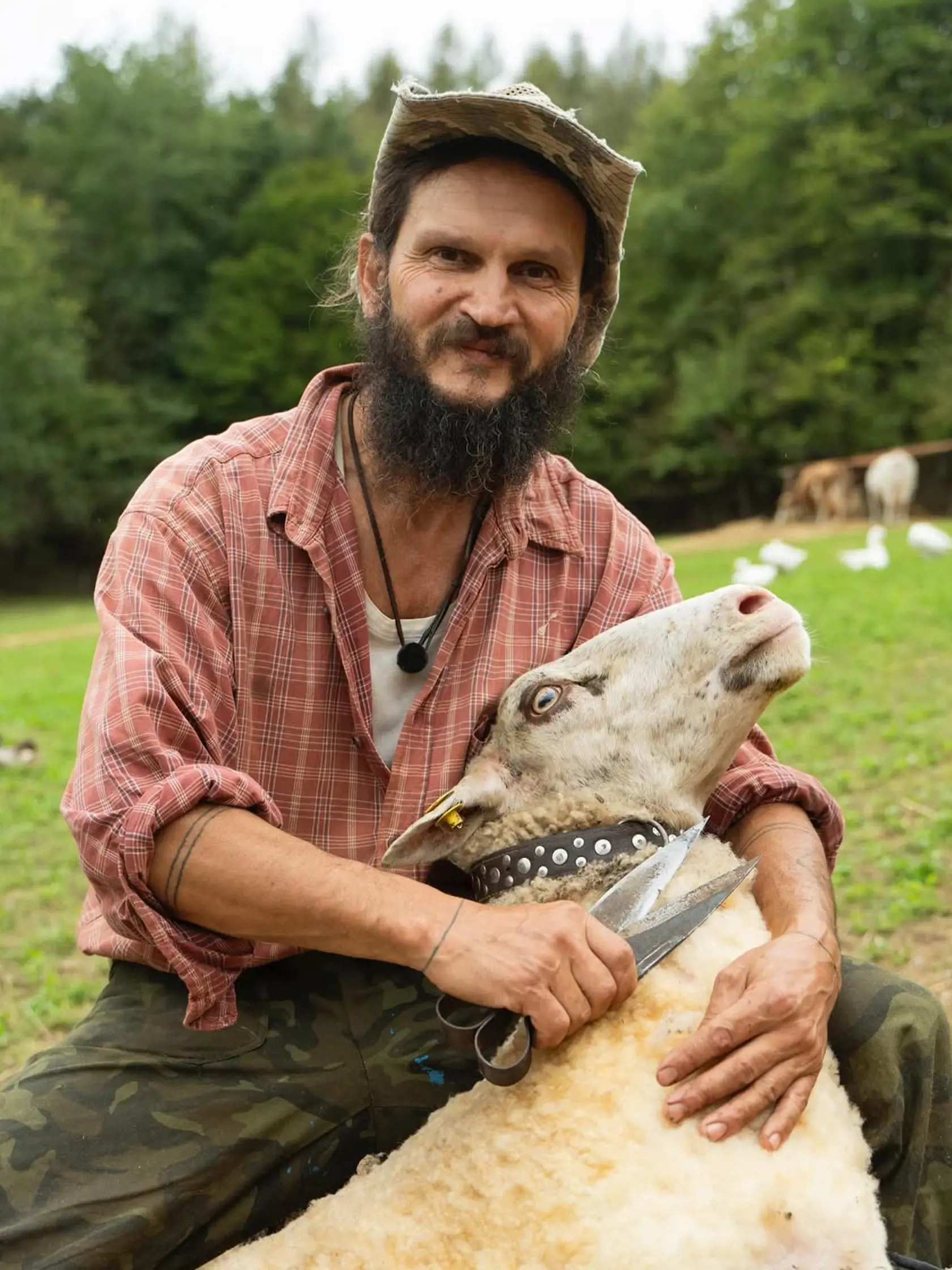 Farmár Hoku. Vlastným menom Miroslav Nezdoba.