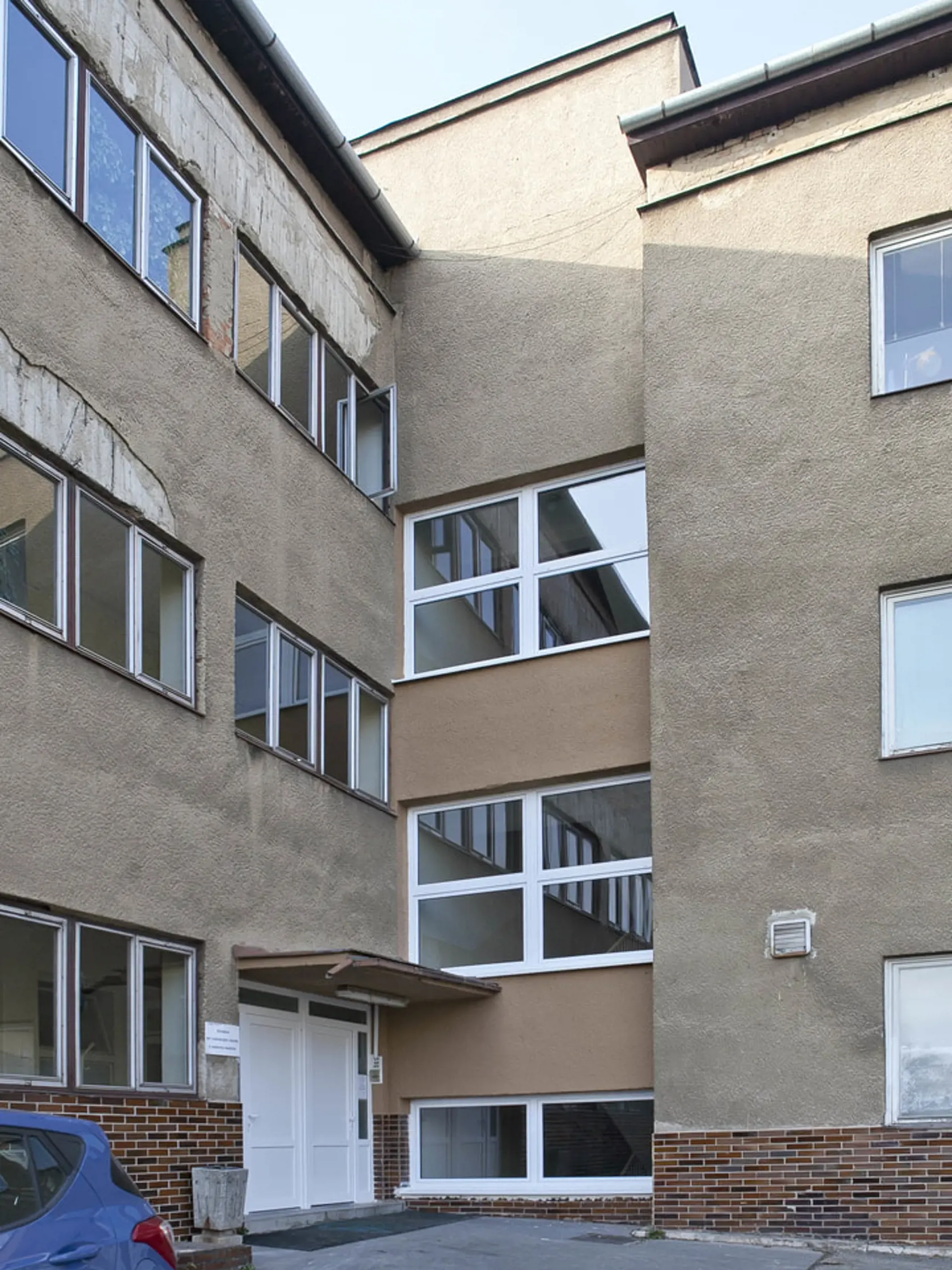 Klinika infektológie a cestovnej medicíny UNLP v Košiciach.