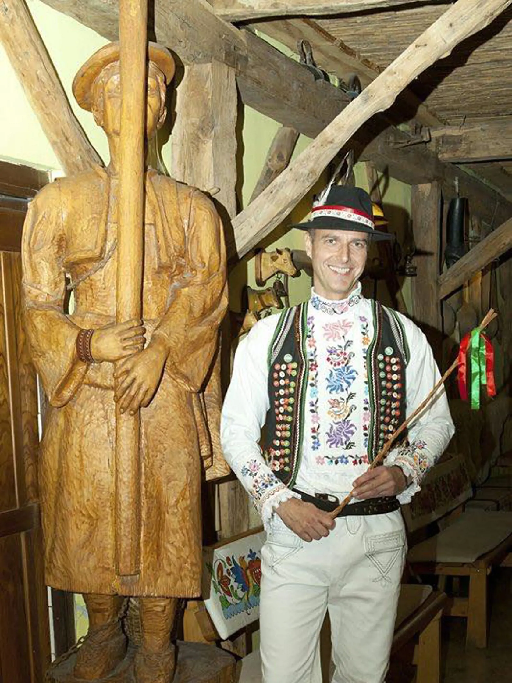 Pózovanie v kroji.