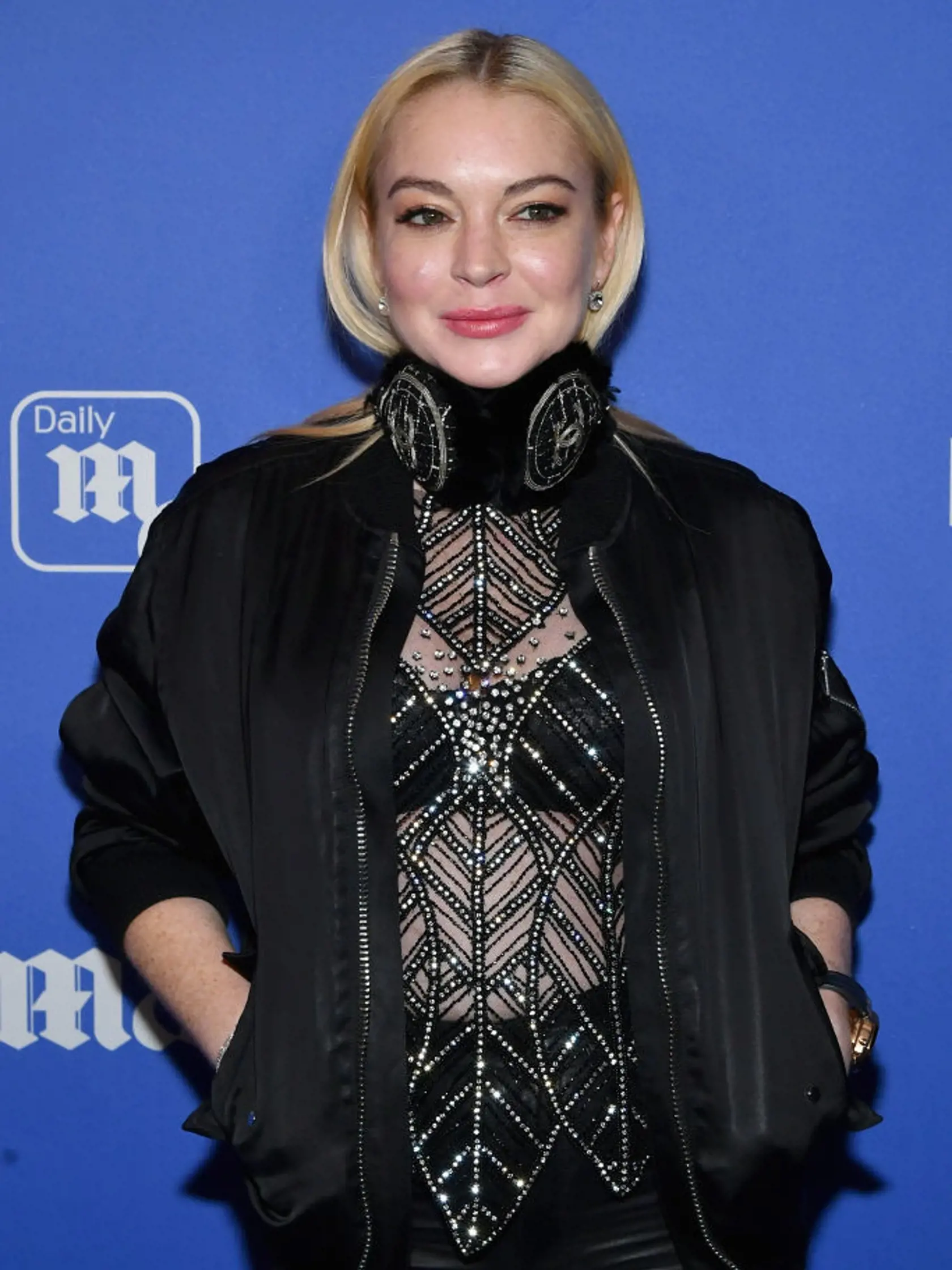 Lindsay Lohan: Niekdajšie tínedžerská hviezda sa skrášľovacími procedúrami pravdepodobne snaží zakryť stopy po prehýrených nociach plných drog, alkoholu a turbulentných aférach.