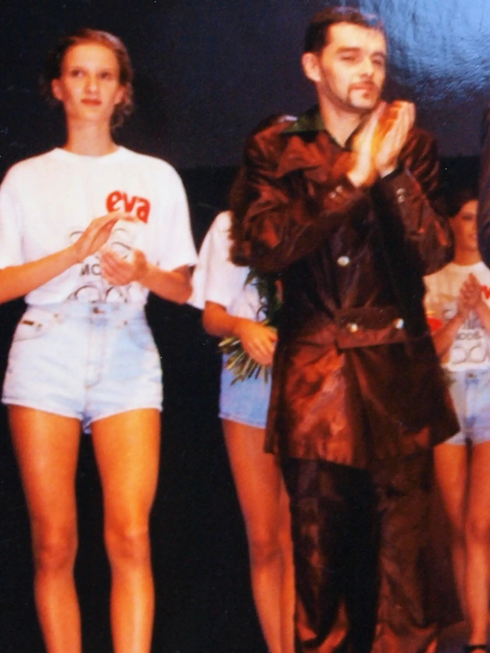 Peter ako moderátor súťaže krásy Elite model look  - rok 1996
Vedľa neho stojí súťažiaca Adela Banášová...