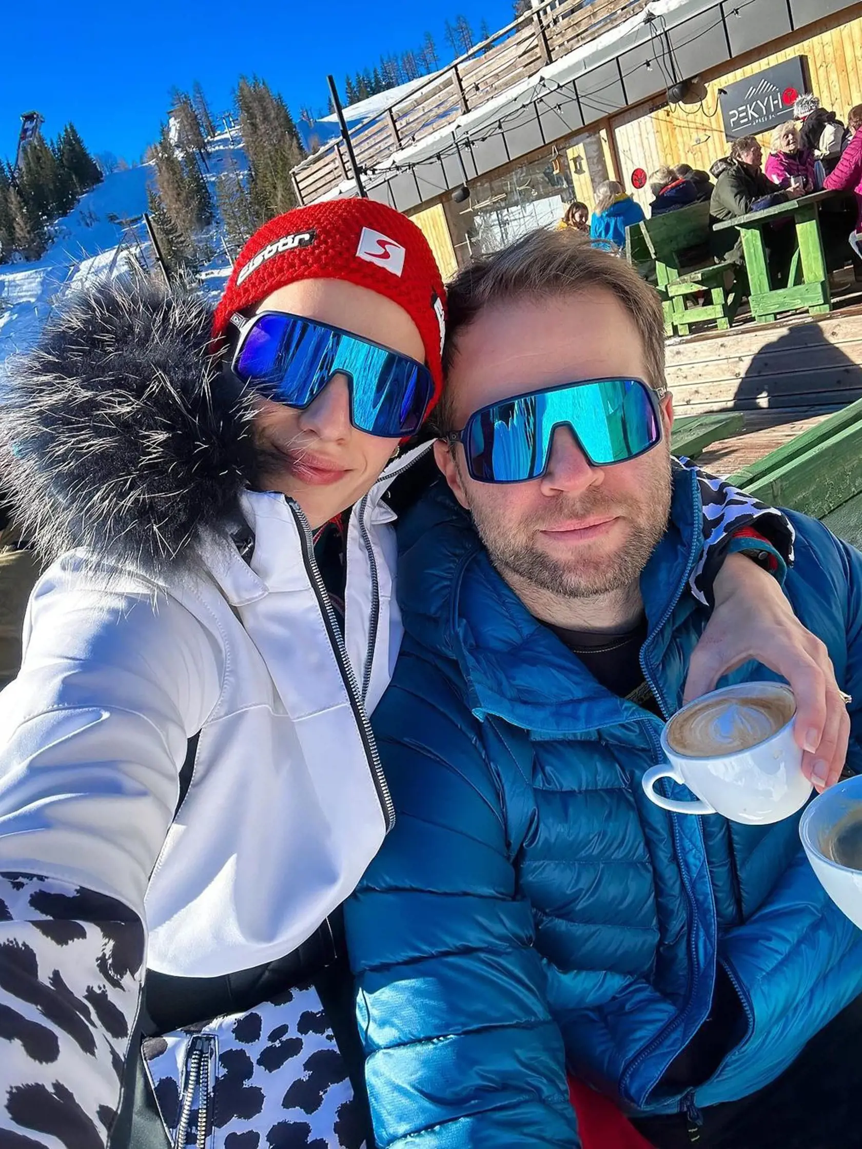 Manželia Ivana a Tomáš Bezdedovci