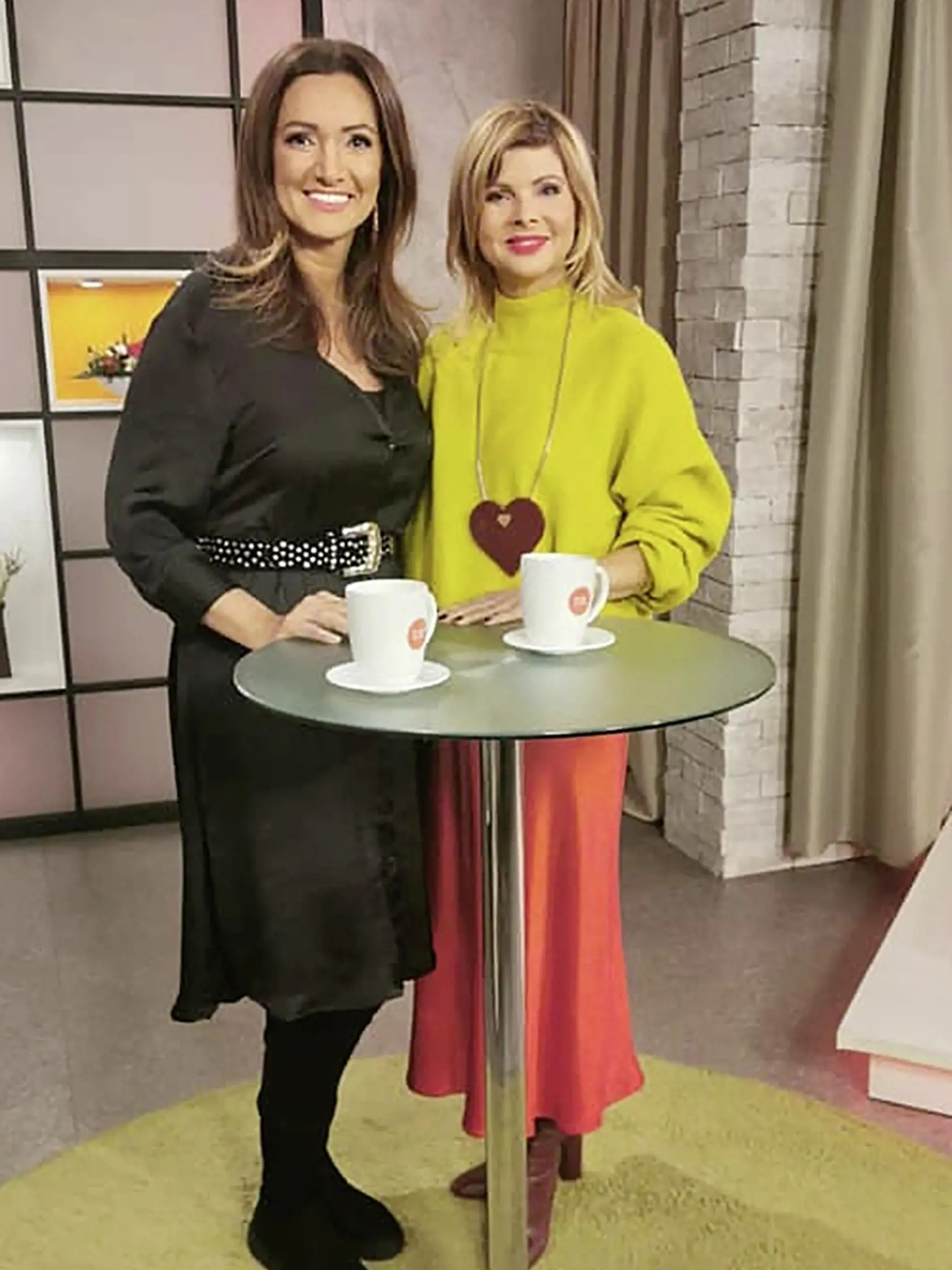Dennú reláciu pre ženy má rada aj pre jej aktuálnosť. S kolegyňou Karin Majtánovou.