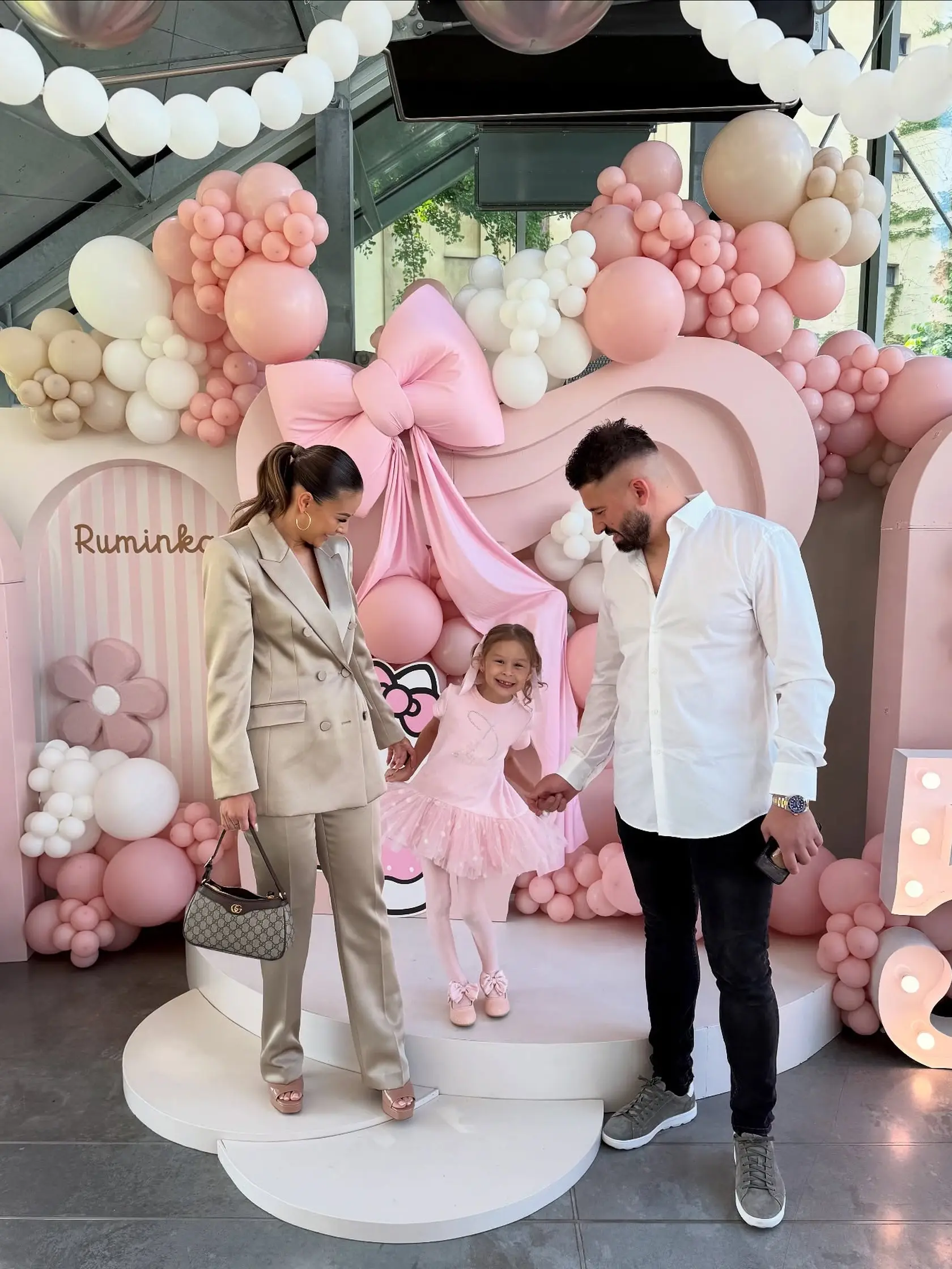 Monika Bagárová: Oslava 5. narodenín Ruminky sa niesla v znamení ružovej, balónikov a princezien. Nechýbala ani Hello Kitty.