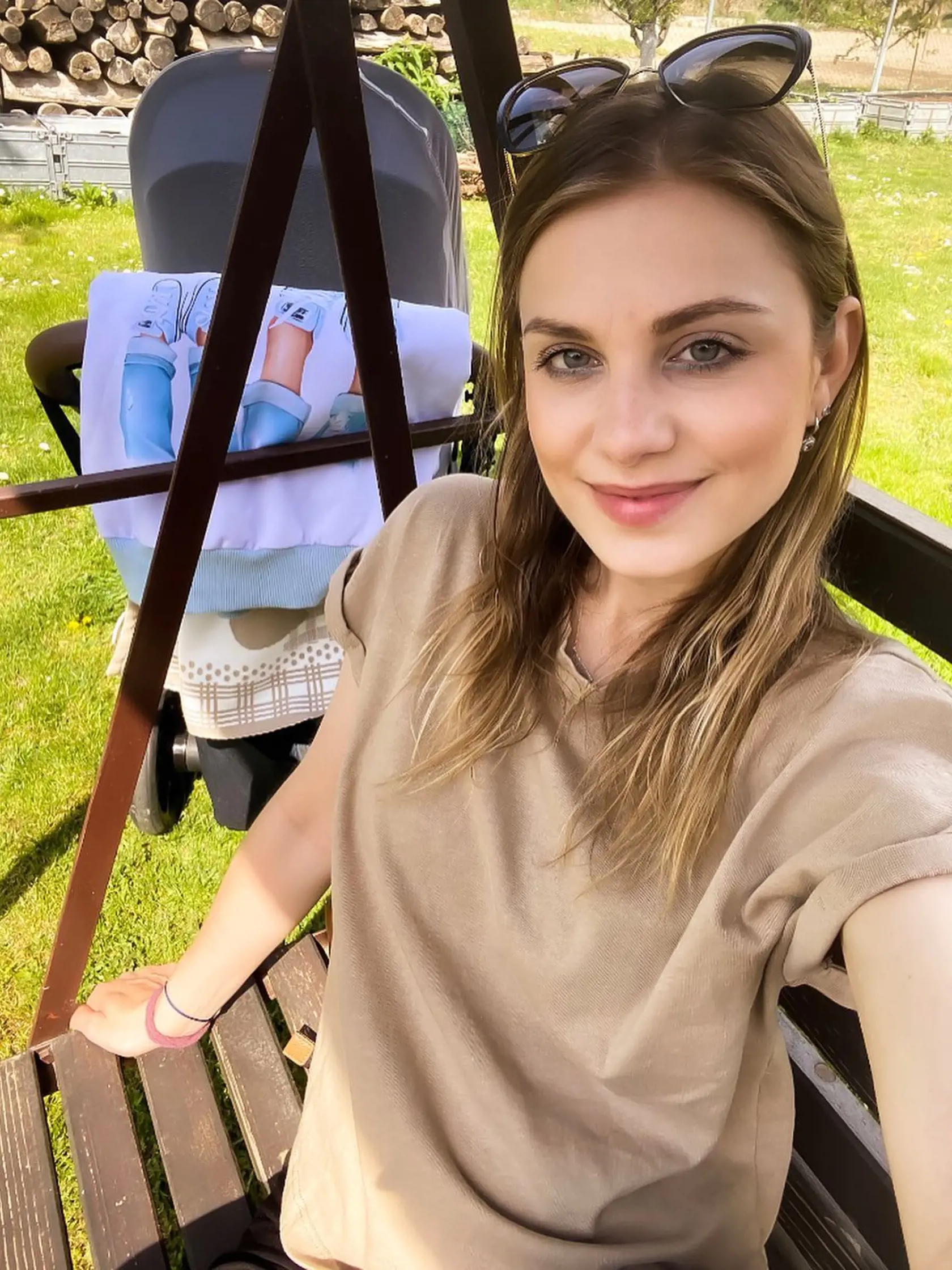 Dominika žiari šťastím.