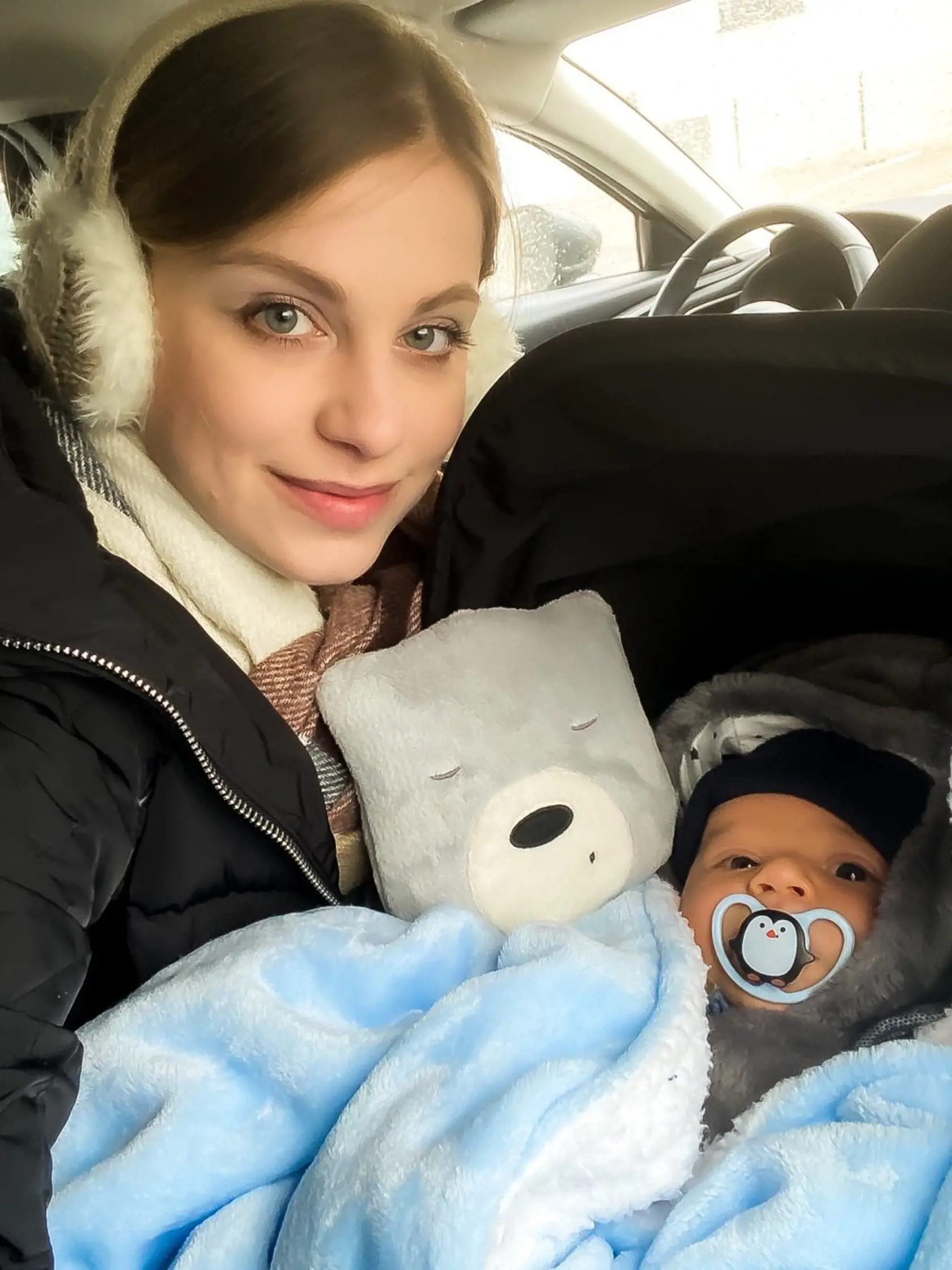 Dominika miluje bábätkovskú vôňu svojho synčeka.