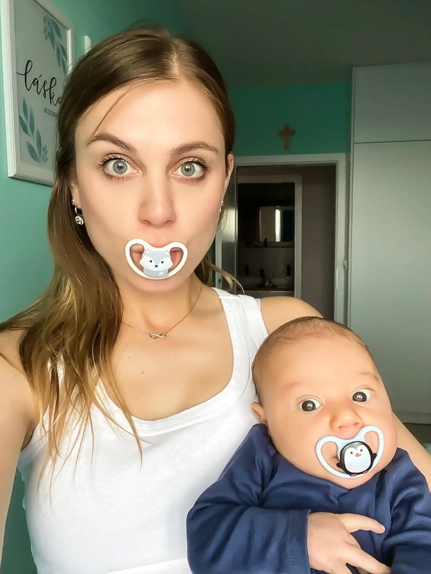 Dominika miluje bábätkovskú vôňu svojho synčeka.