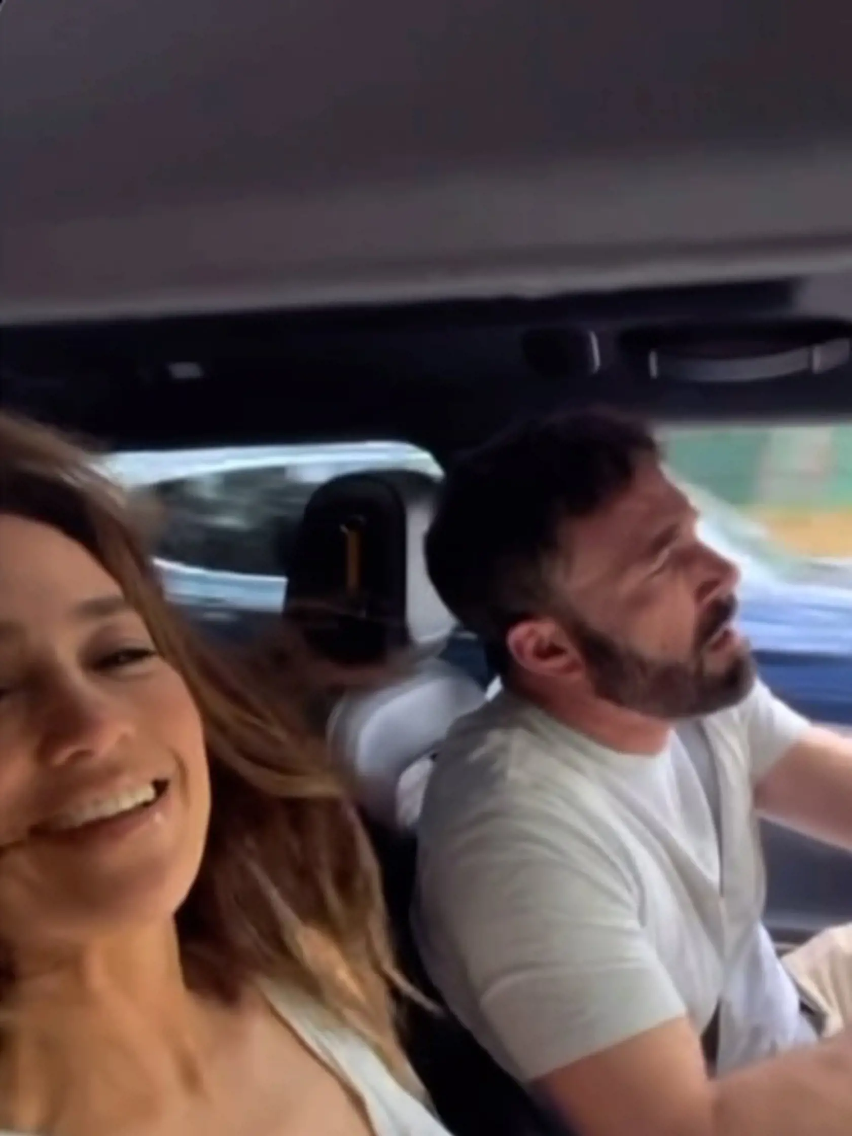 Manželia Jennifer Lopez a Ben Affleck sú spolu očividne šťastní.