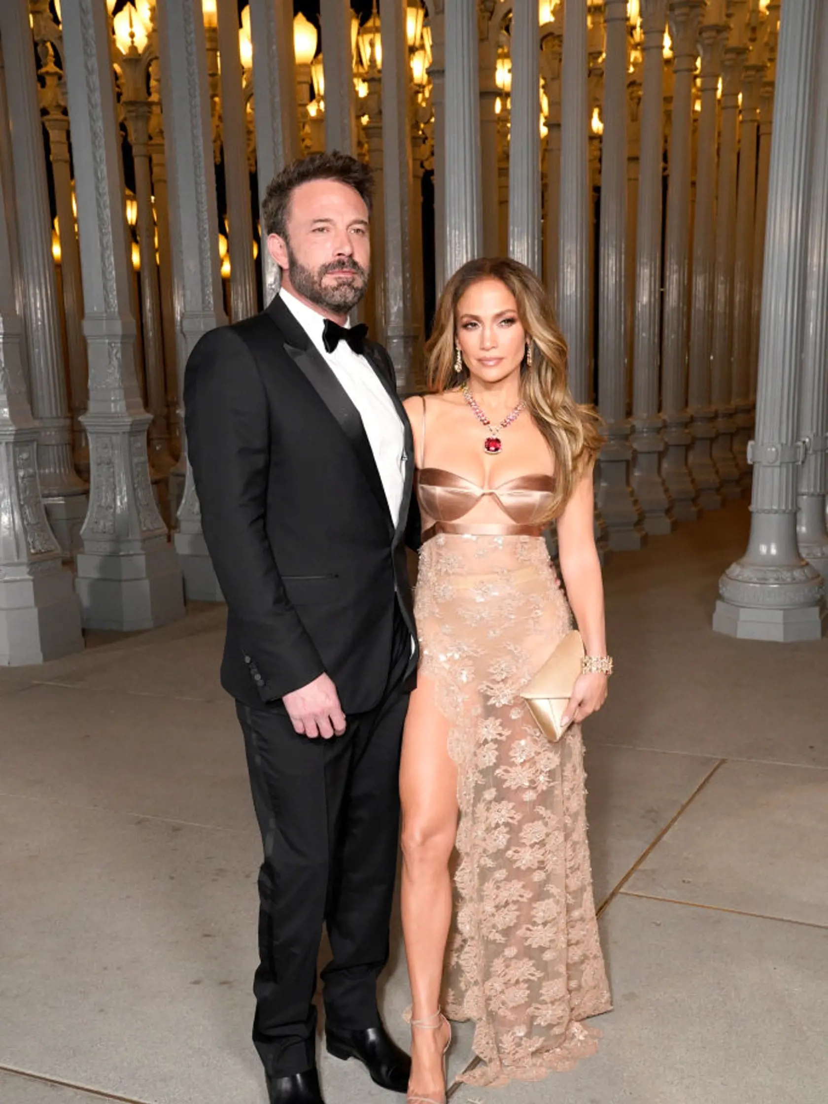 Jennifer Lopez je krajšia než kedykoľvek predtým. V takýchto transparentných šatách žiarila počas galavečera Art+Film Gala v Los Angeles.