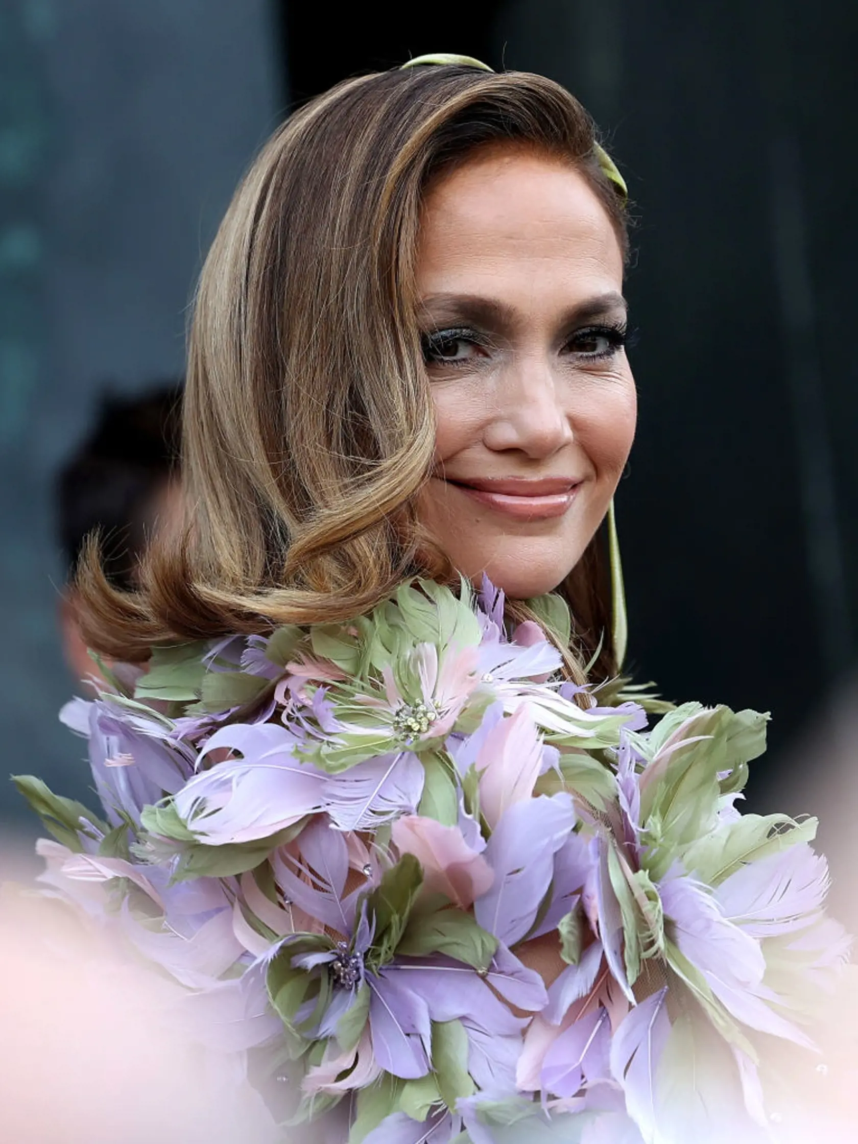 Jennifer Lopez v Paríži ukázala dokonalý dekolt.