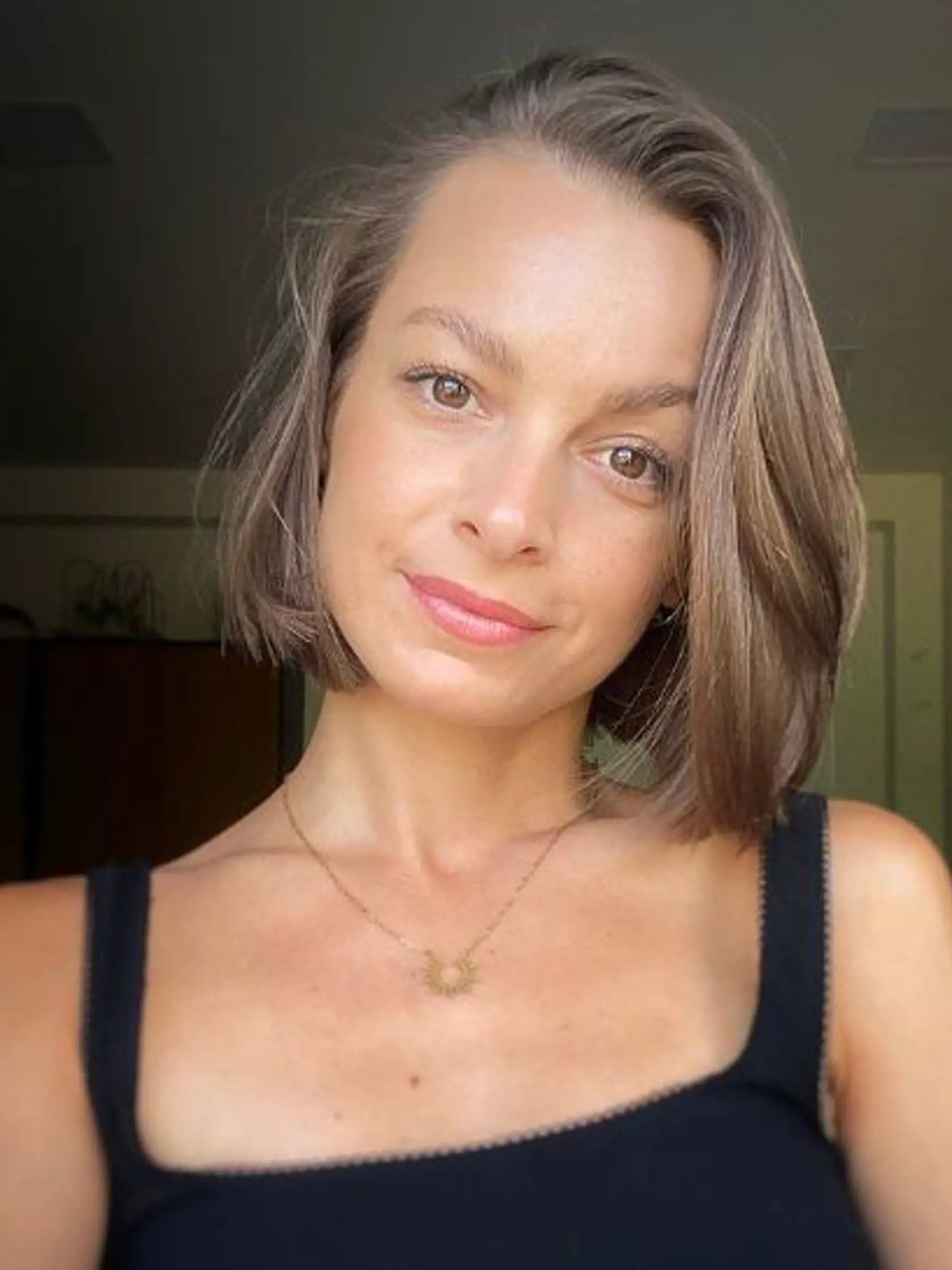 Júl 2024: Vinczeho ex Eva Cisíková sa predviedla s novým imidžom. Vlasy si skrátila pod uši.
