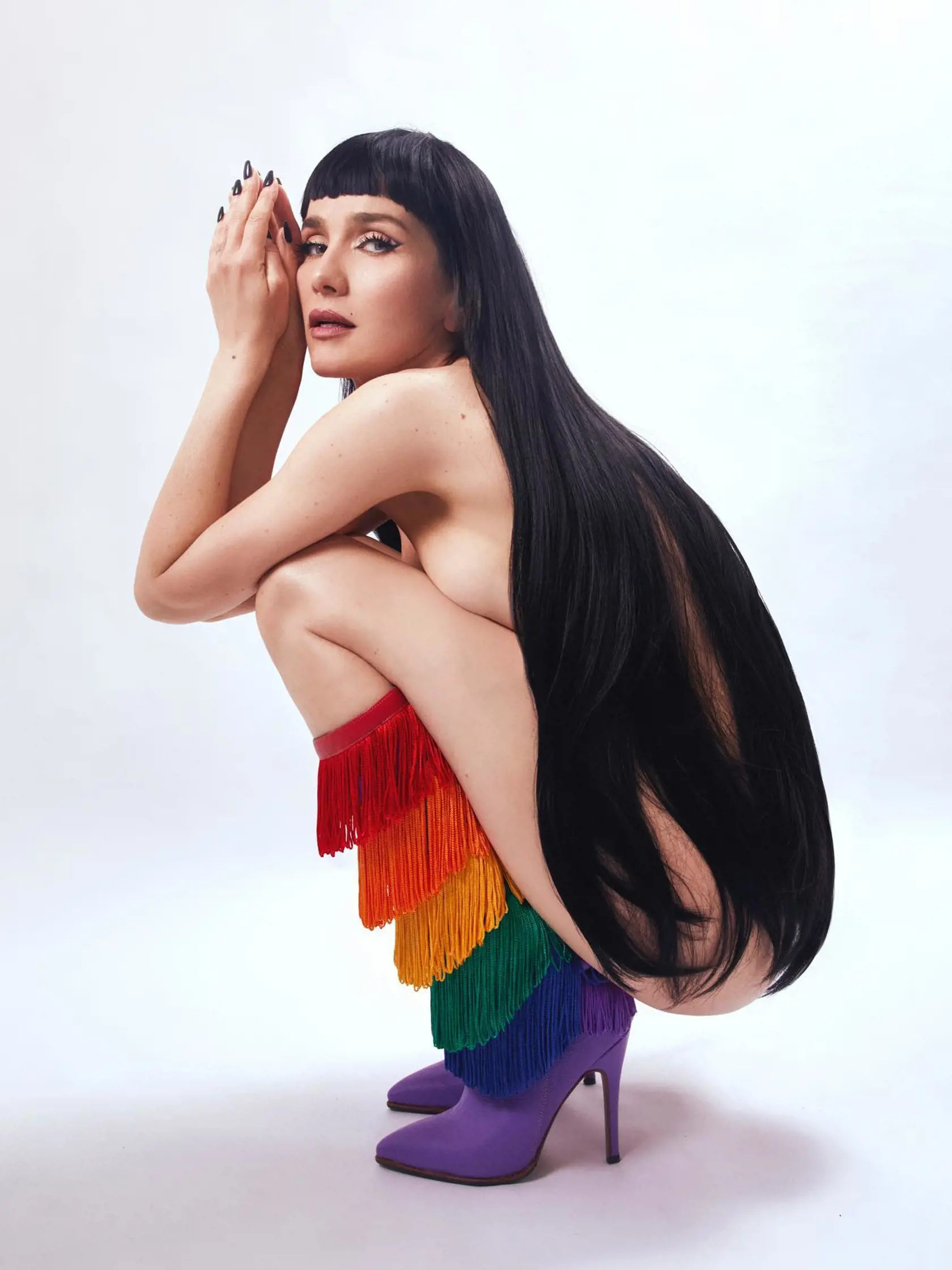 Natalia Oreiro sa nezdá! Nechala sa nafotiť celkom nahá len dúhových čižmách.