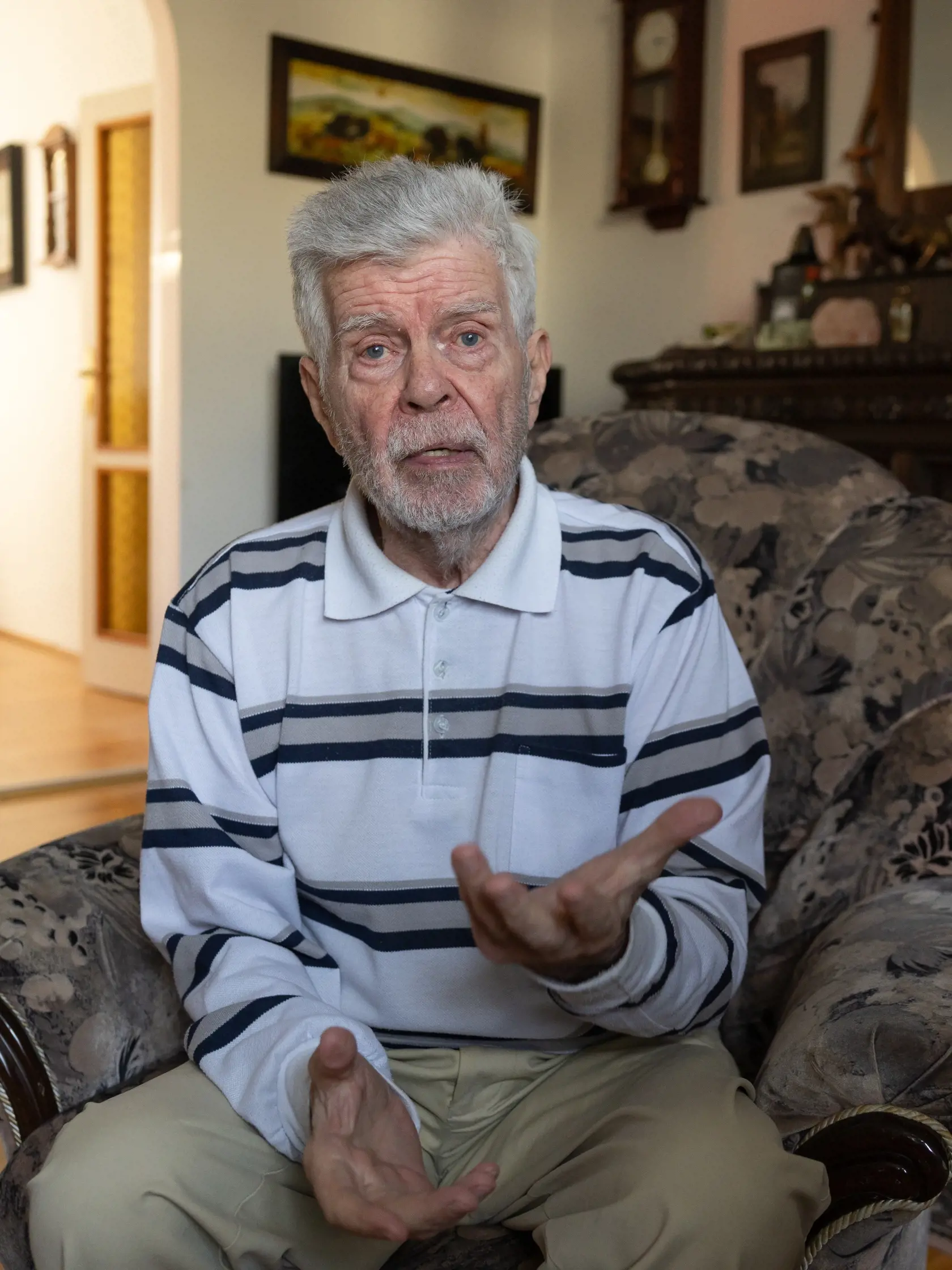 Herec Oldo Hlaváček počas rozhovoru pri príležitosti jeho okrúhlej 90-ky.