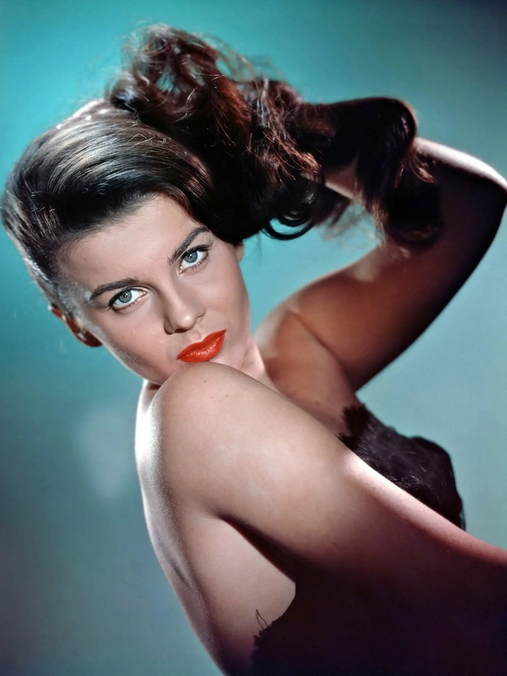 Švédsko-americká herečka, tanečnica a speváčka Ann-Margret v roku 1961. Vystupovala po boku Elvisa Presleyho, s ktorým mala románik počas nakrúcania filmu Viva Las Vegas (1964).