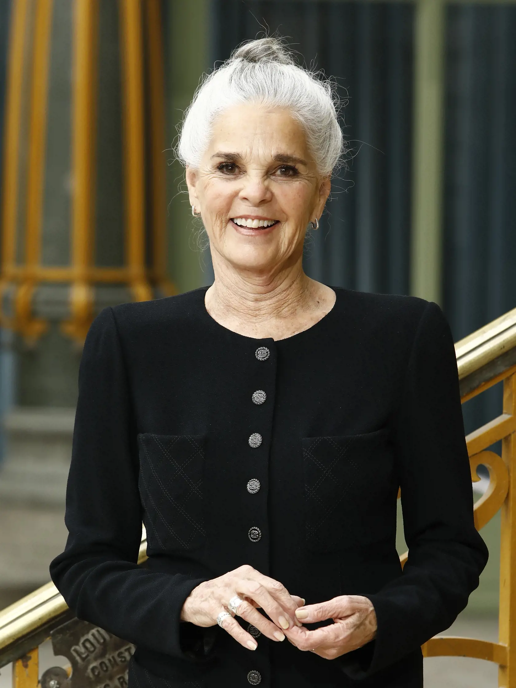 Ali MacGraw (81) sa trikrát vydala a rozviedla. S bankárom Robertom Hoenom žila iba rok (1961-1962), s producentom Robertom Evansom tri (1969-1972) a má s ním syna Josha, so Stevom McQueenom päť (1973-1978). Potom mala viacerých partnerov, bol medzi nim Warren Beatty, Bill Hudson, Peter Weller a Henry Wolf. Na foto minulý rok v Paríži.