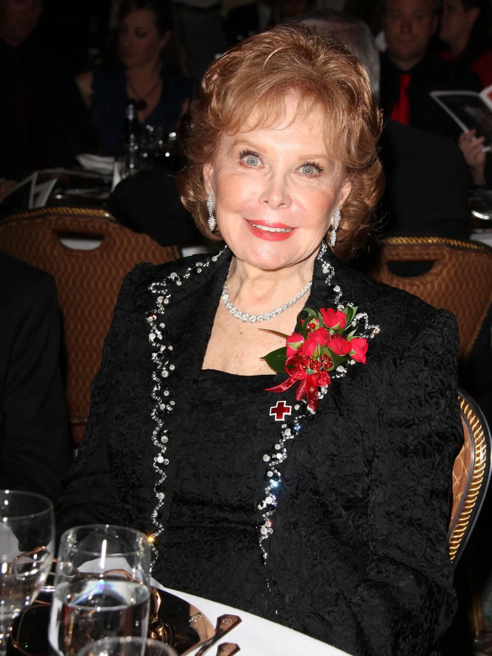 Rhonda Fleming (97) sa šesťkrát vydala. Thomas Wade Lane bol interiérový dizajnér  (1940-1942), s ktorým má syna Kenta, Lewis V. Morrill bol lekár (1952-1954), Lang Jeffries herec (1960-1962), Hll Bartlett producent (1966-1972). S producentom Tedom Mannom žila od roku 1977 do jeho smrti v roku 2001. Naposledy sa vydala v roku 2003 za Darola Carlsona, ktorý zomrel v roku 2017. Foto z roku 2009.