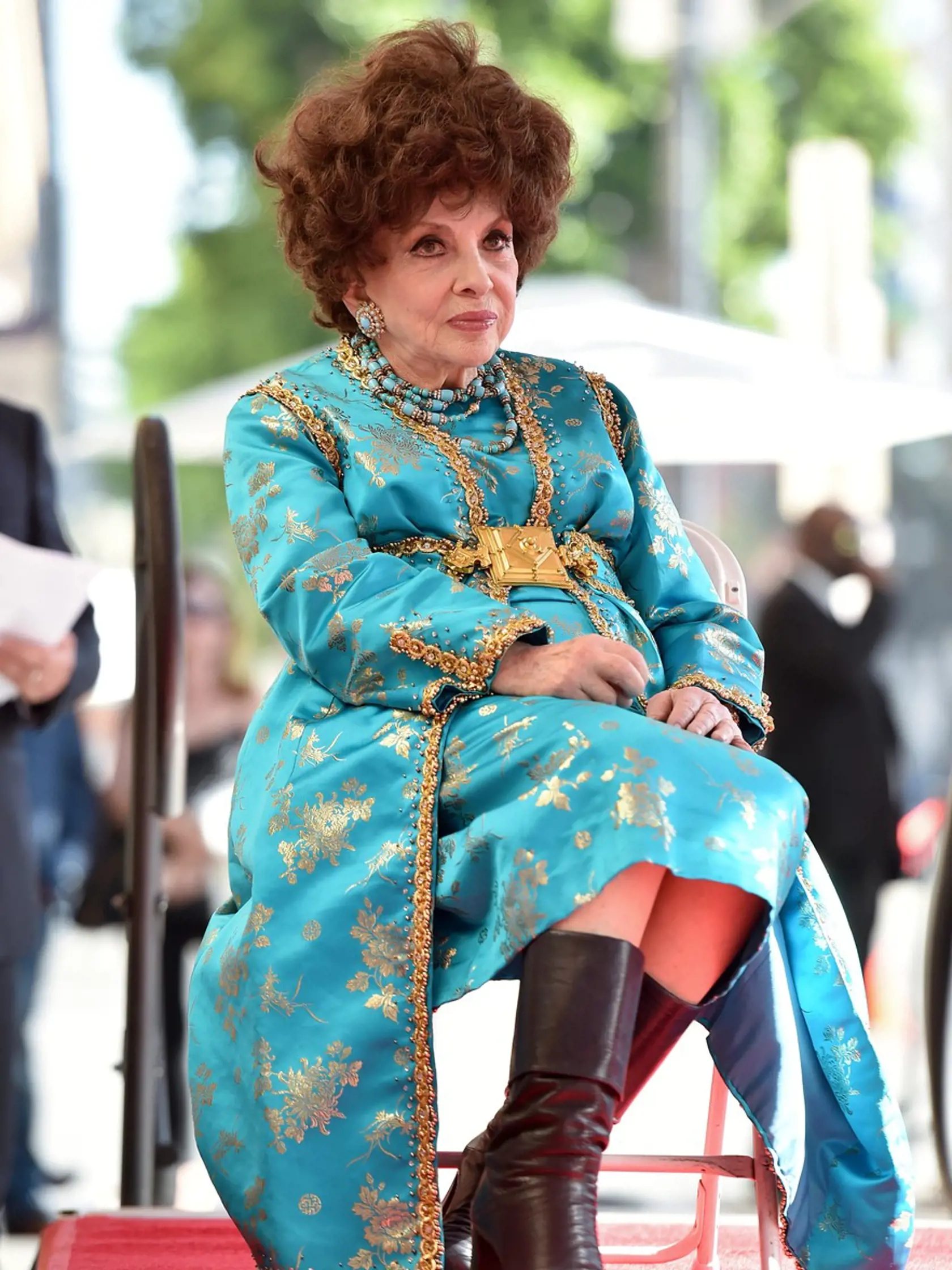 Gina Lollobrigida (93) sa v roku 1949 vydala za slovinského lekára Milka Škofiča, s ktorým má dcéru Andreu, manželstvo sa však v roku 1971 rozpadlo. K rozvodu prispela aj jej nevera na jednu noc s chirurgom Christianom Barnardom v roku 1968. V roku 2006 sa zasnúbila so 45-ročným španielskym podnikateľom Javierom Rigau y Rafols, pre silný záujem médií však o mesiac zásnuby zrušili. Na foto v roku 2018.