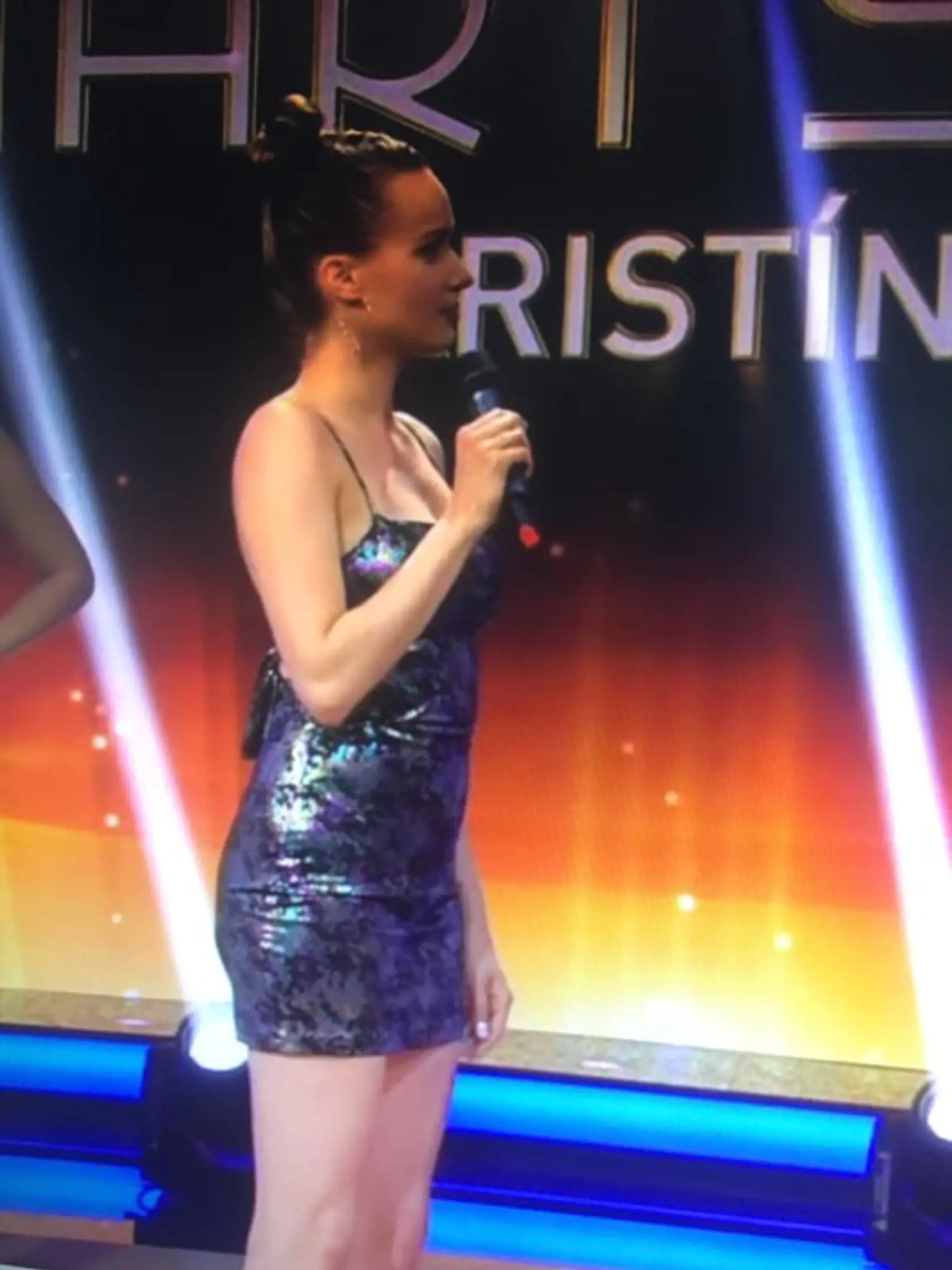 Kristína síce predviedla štíhle nohy, no tieto šaty mali ostať radšej zamknuté v skrini.