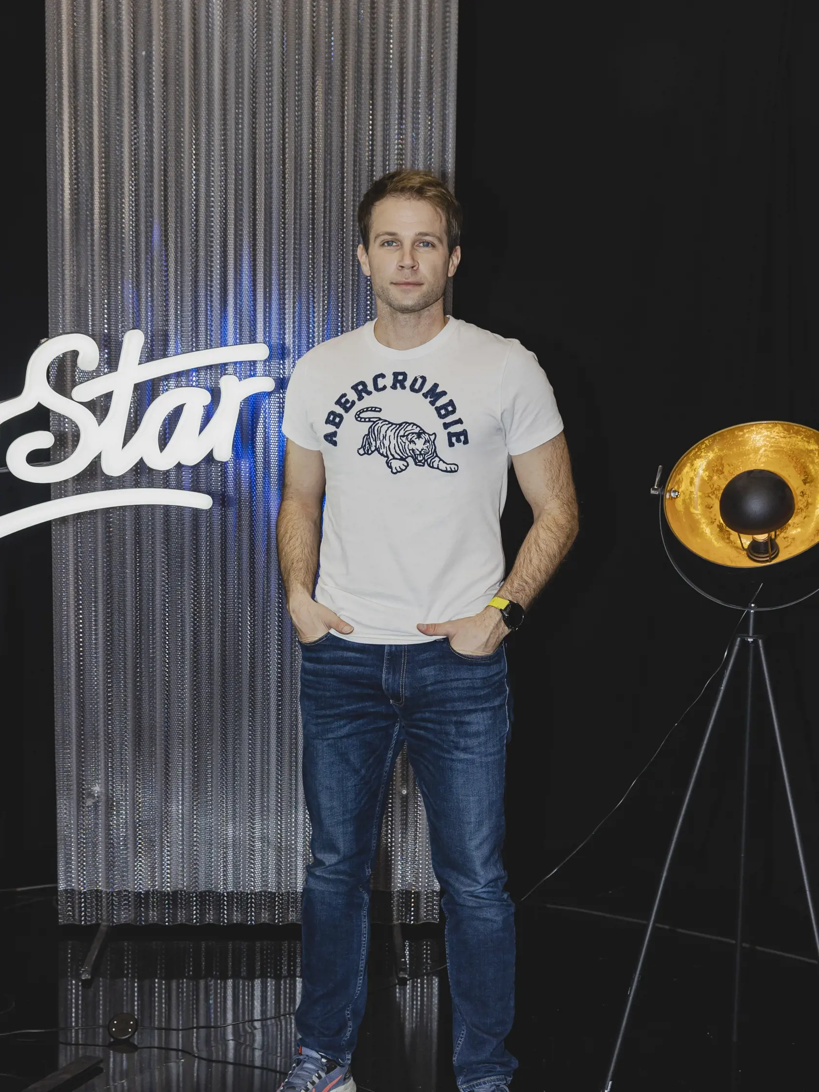 Finalisti prvej série televíznej show Slovensko hľadá Superstar sa zišli po 17 rokoch na spoločnom vystúpení ako hostia aktuálnej série tohoto programu. Na snímke Tomáš Bezdeda.