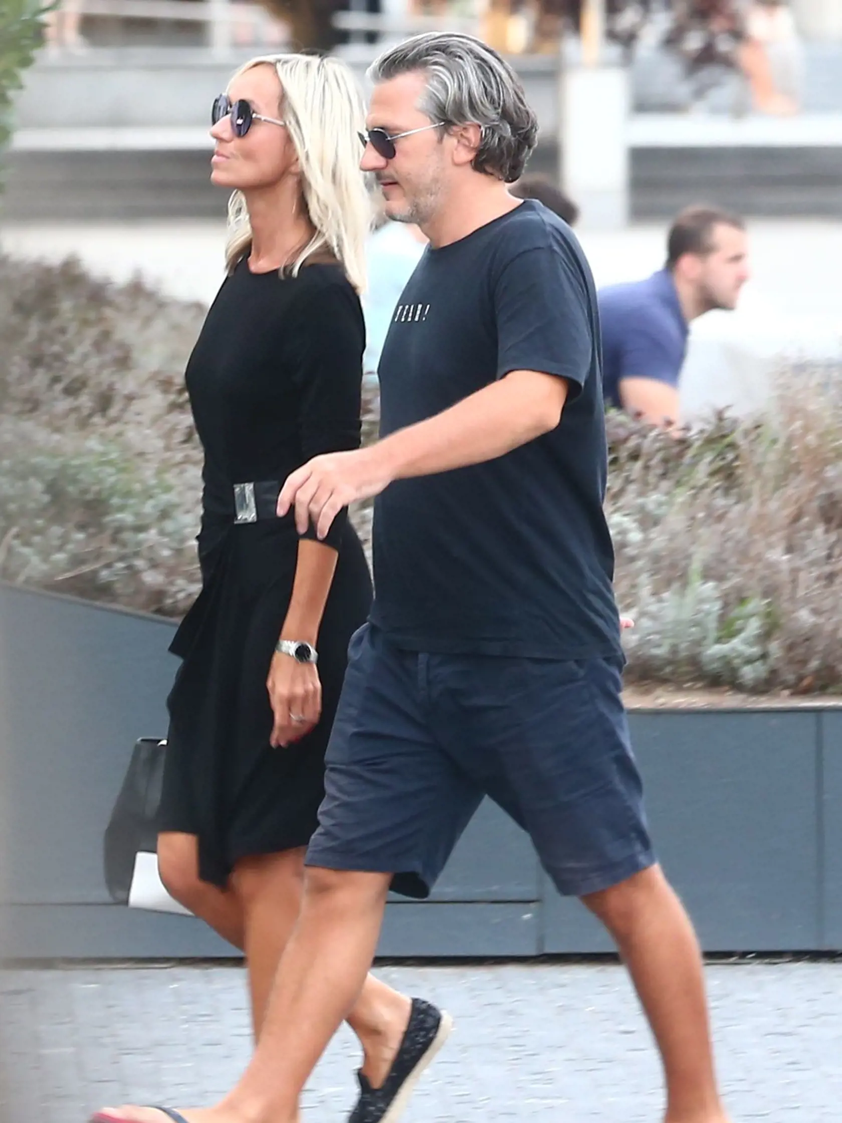 September 2018, Bratislava, Nábrežie Dunaja: Juraj Mokrý so záhadnou blondínkou.