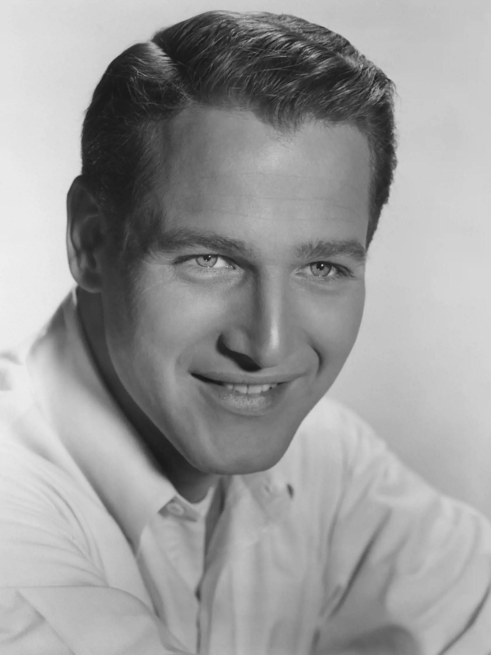 Paul Leonard Newman sa narodil 26. januára 1925 v Shaker Heights, predmestí Clevelandu v americkom štáte Ohio. 