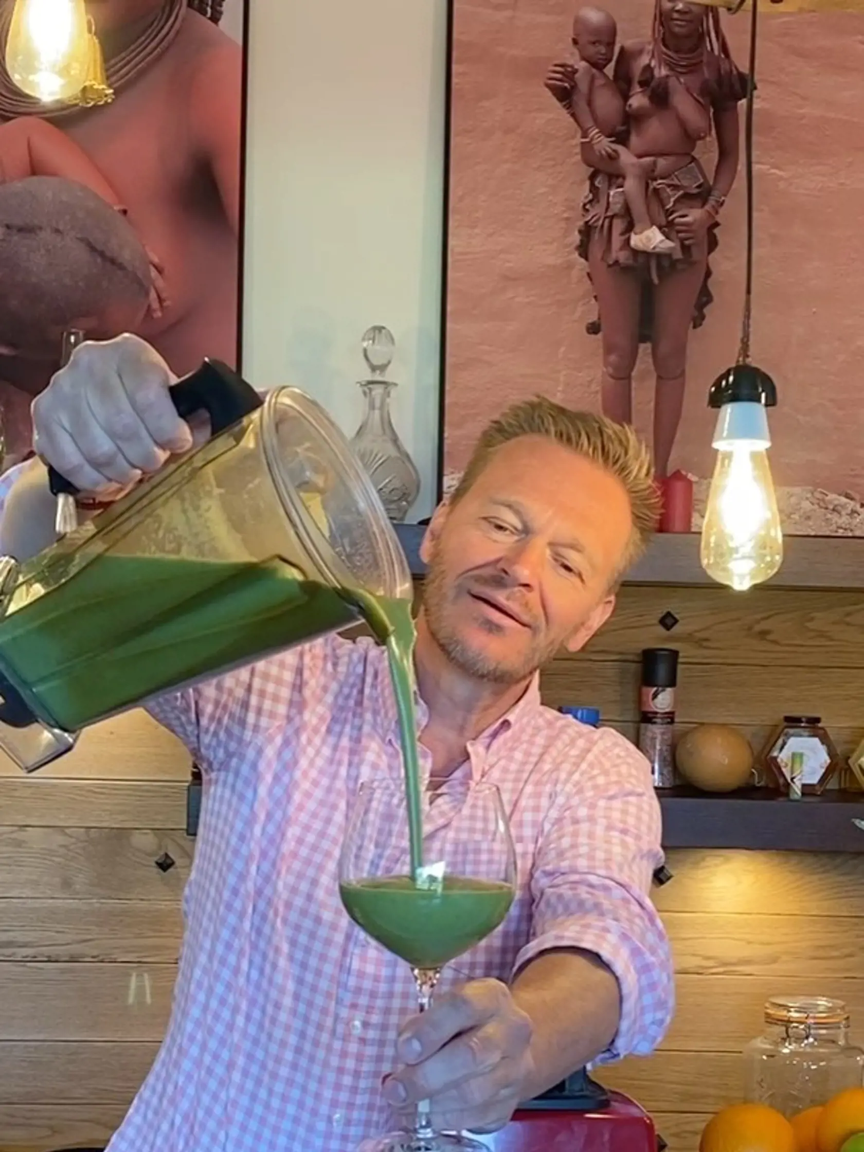 Pripravil aj recept na tropické smoothie.