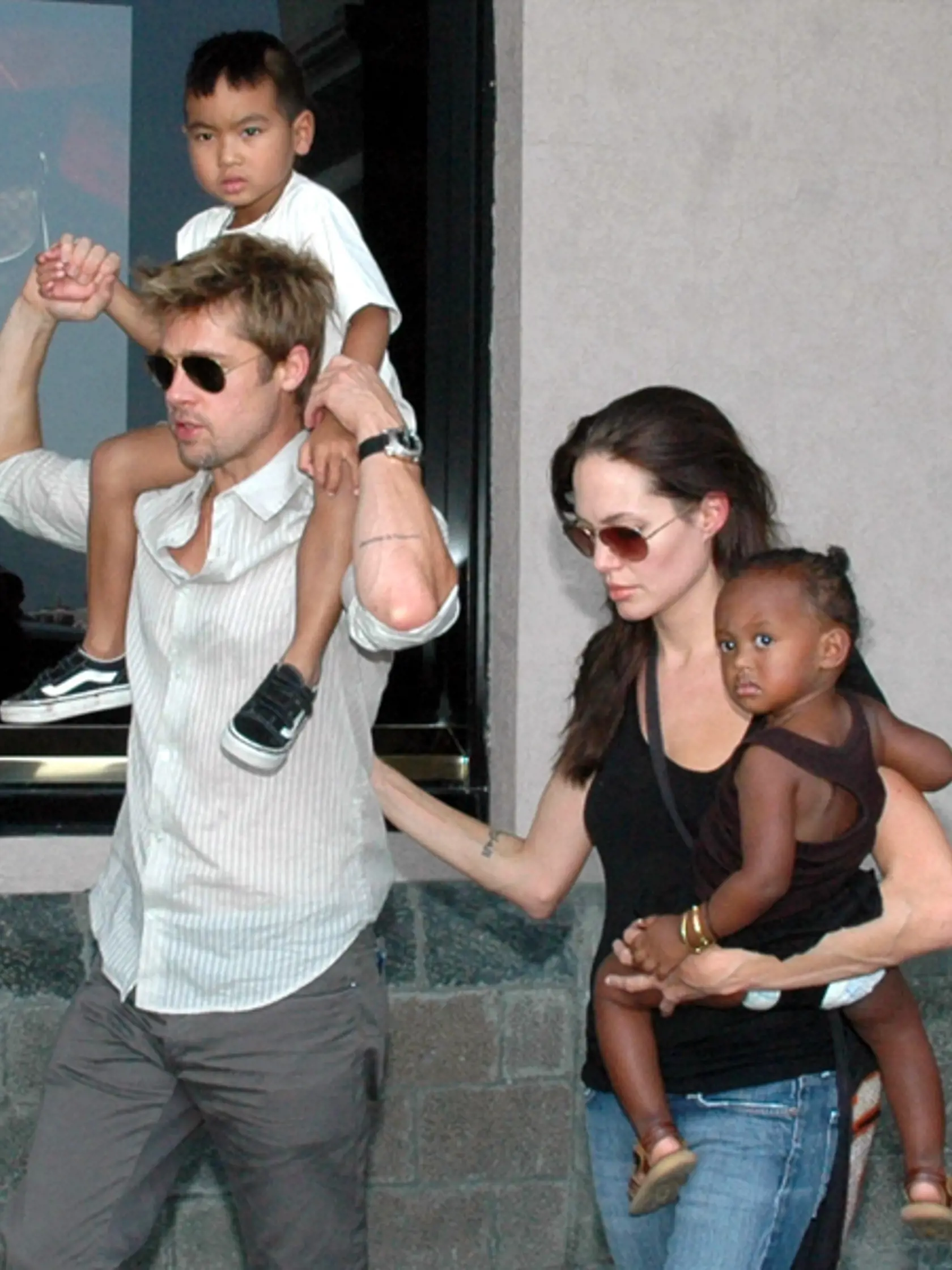 Angelina Jolie, Brad Pitt a ich dve ratolesti