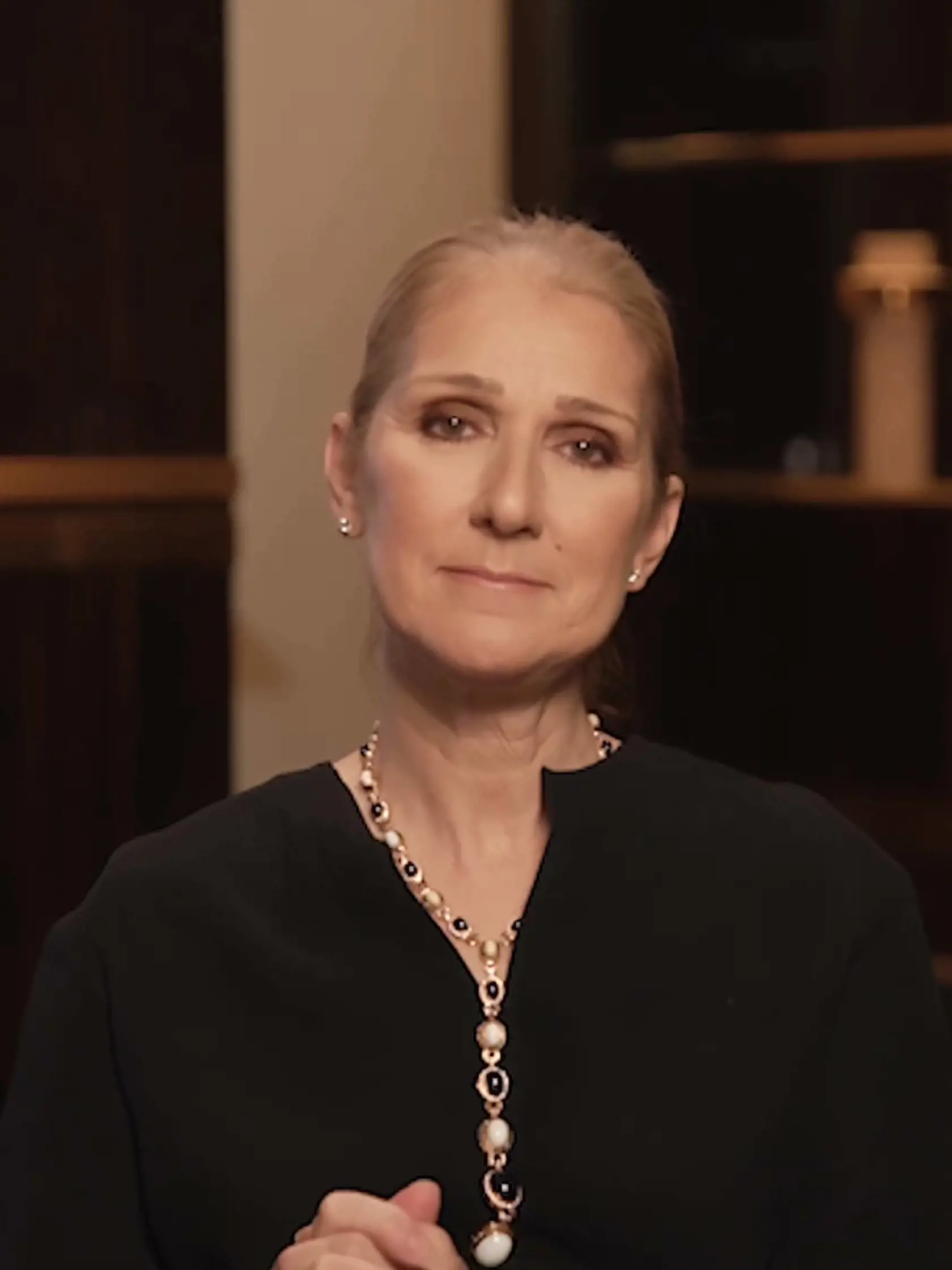 Zronená: Céline Dion oznámila, že trpí zriedkavou neurologickou poruchou, ktorá jej bráni spievať.
