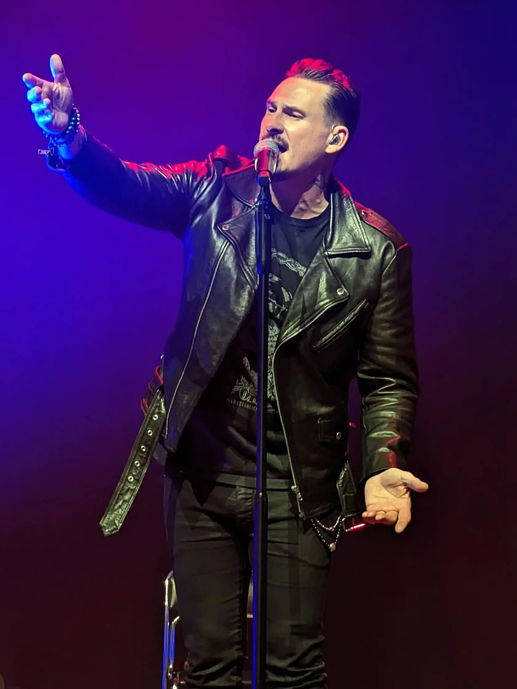 Najmladší Lee Ryan z kapely Blue padal na samé dno. Kvôli alkoholu a drogám mal problémy so zákonom.