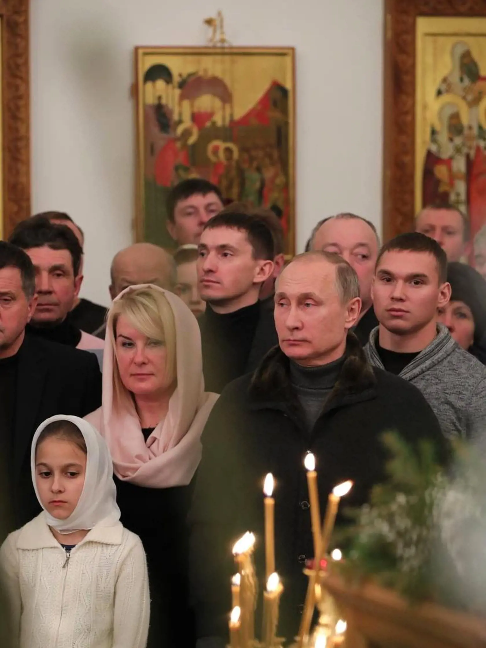 Ruský prezident Vladimir Putin (70) sa poriadne strápnil. Počas novoročného prejavu sa totiž prezentoval ako veľký vodca armády po boku svojich vojakov. Nakoniec však vysvitlo, že jeho bojovníci sa na vojakov len hrajú.