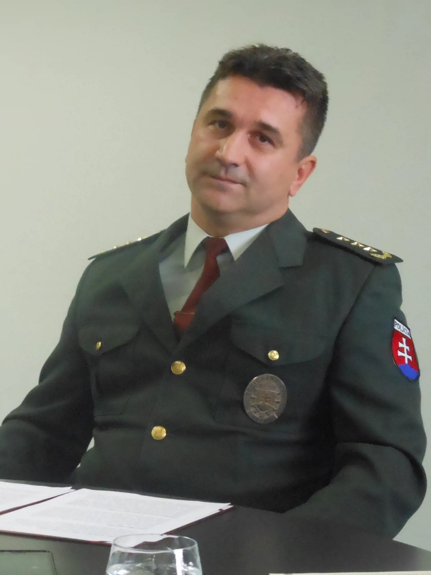 Prešovský krajský policajný riaditeľ Dušan Sabol je jedným z najdlhšie slúžiacich v tejto funkcii. Doteraz samu kauzy vyhýbali.