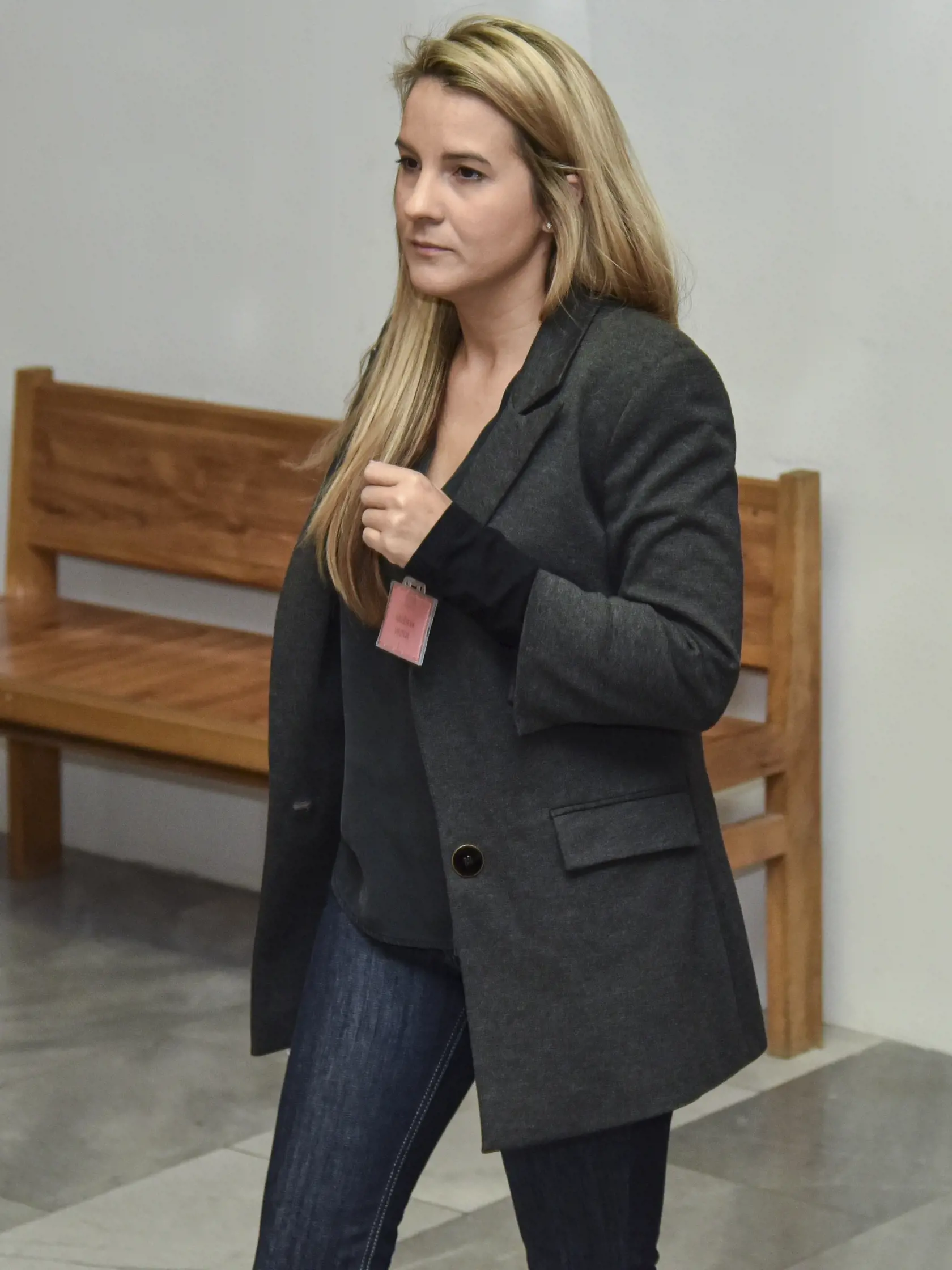 Na snímke dcéra obžalovaného Mariana K. Karolína Kočnerová prichádza vypovedať pred senátom Špecializovaného trestného súdu vo veci falšovania zmeniek TV Markíza a marenia spravodlivosti v Bratislave 4. novembra 2019.