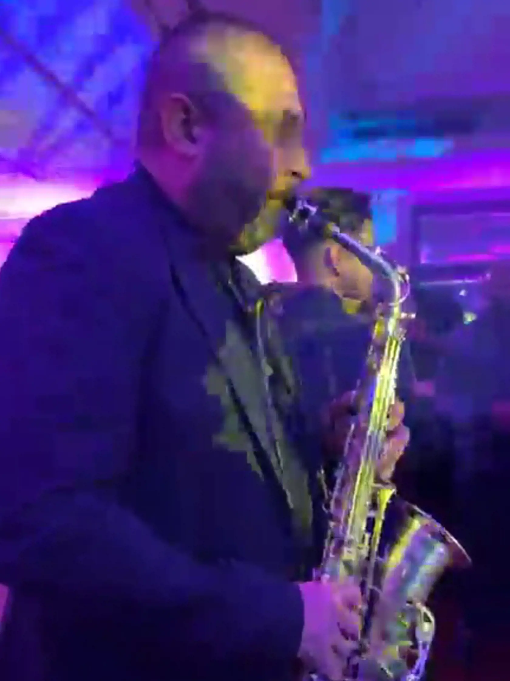 Oslava 18. narodením Štefana "Picúrka" Banyáka: Hostí roztancovala živá muzika.