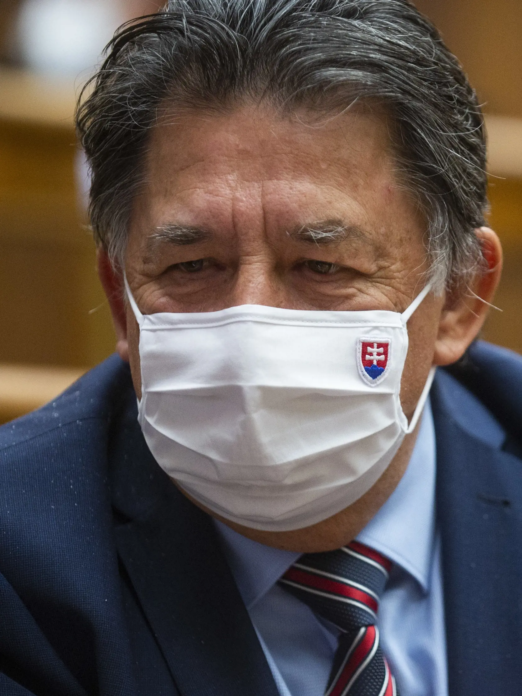 Na snímke minister životného prostredia SR Ján Budaj (OĽaNO) počas rokovania 50. schôdze parlamentu na ktorej jediným bodom je návrh na odvolanie ministra práce, sociálnych vecí a rodiny SR Milana Krajniaka 3. novembra 2021 v Bratislave. FOTO TASR - Jakub Kotian