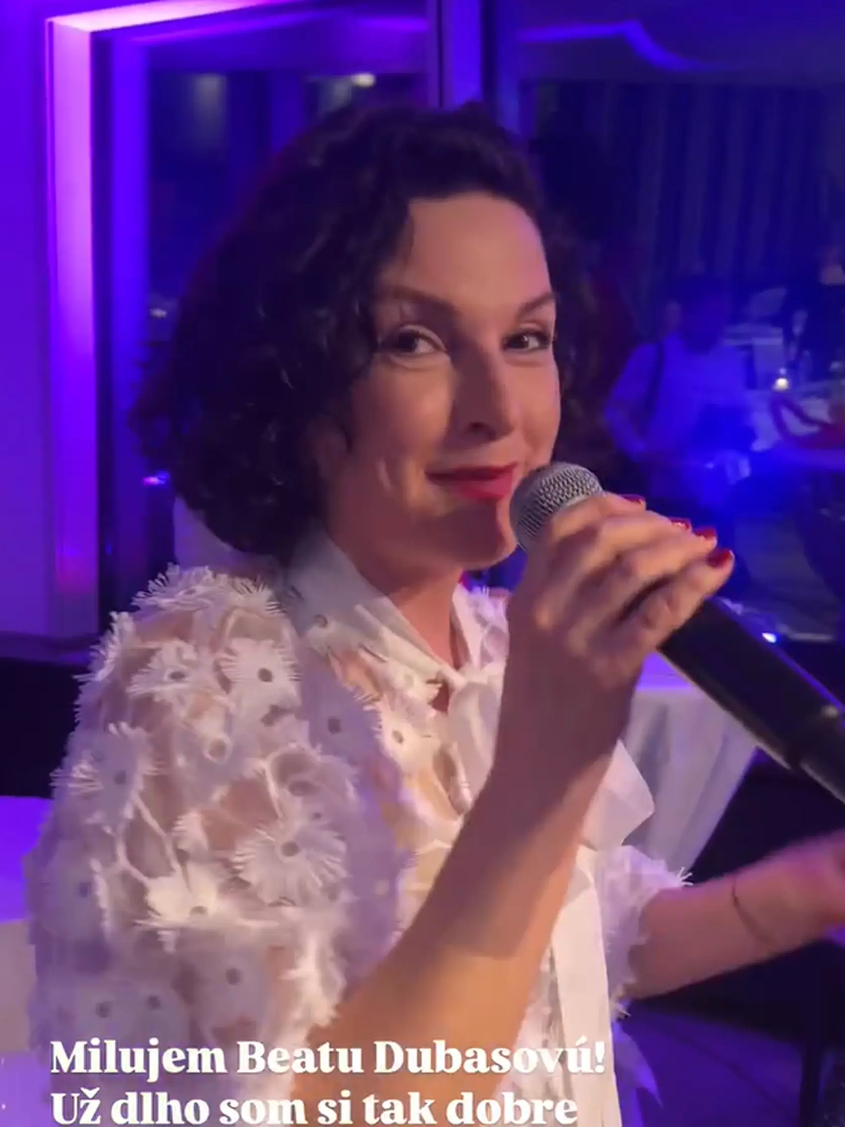 Veľkolepá oslava 70-ky Aleny Heribanovej sa konala symbolicky na Kamzíku v televíznej veži. Hosťom zaspievala Beáta Dubasová, na ktorú sa skvele vytancovali a všetci si zaspievali jej hity.