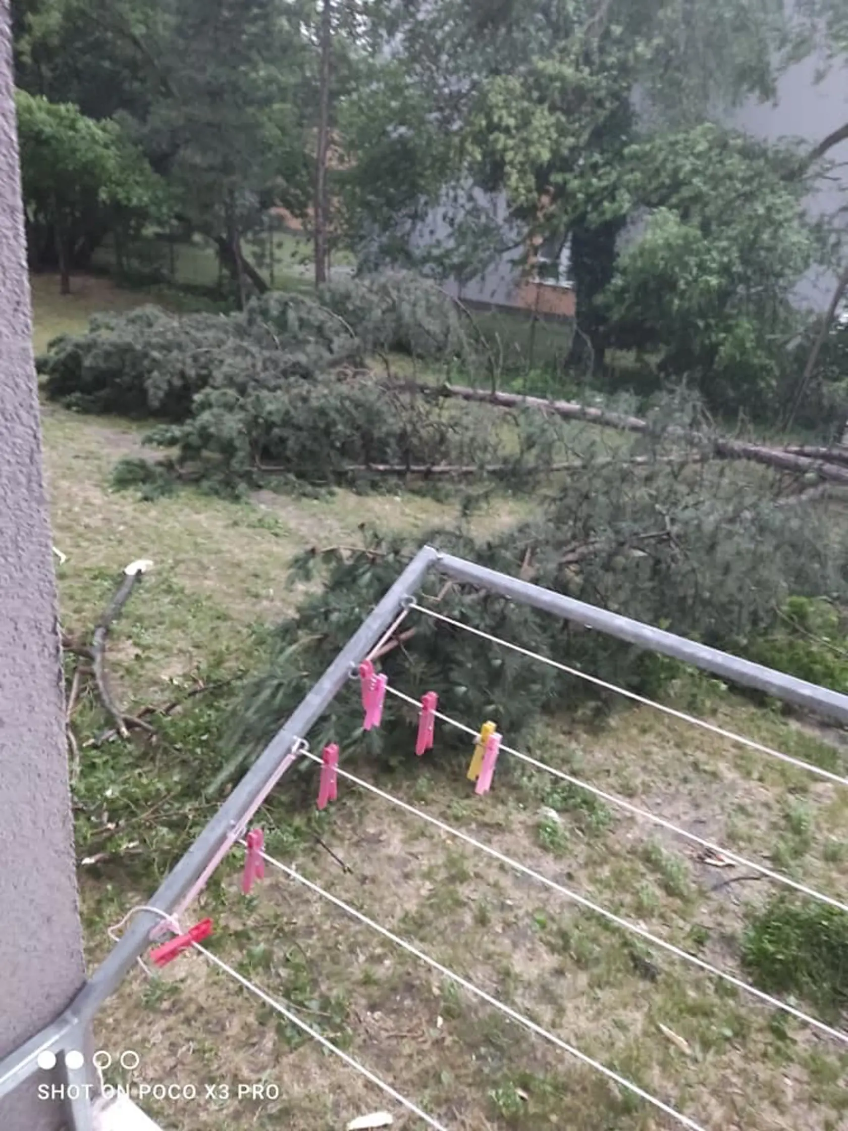Českom sa prehnalo tornádo.